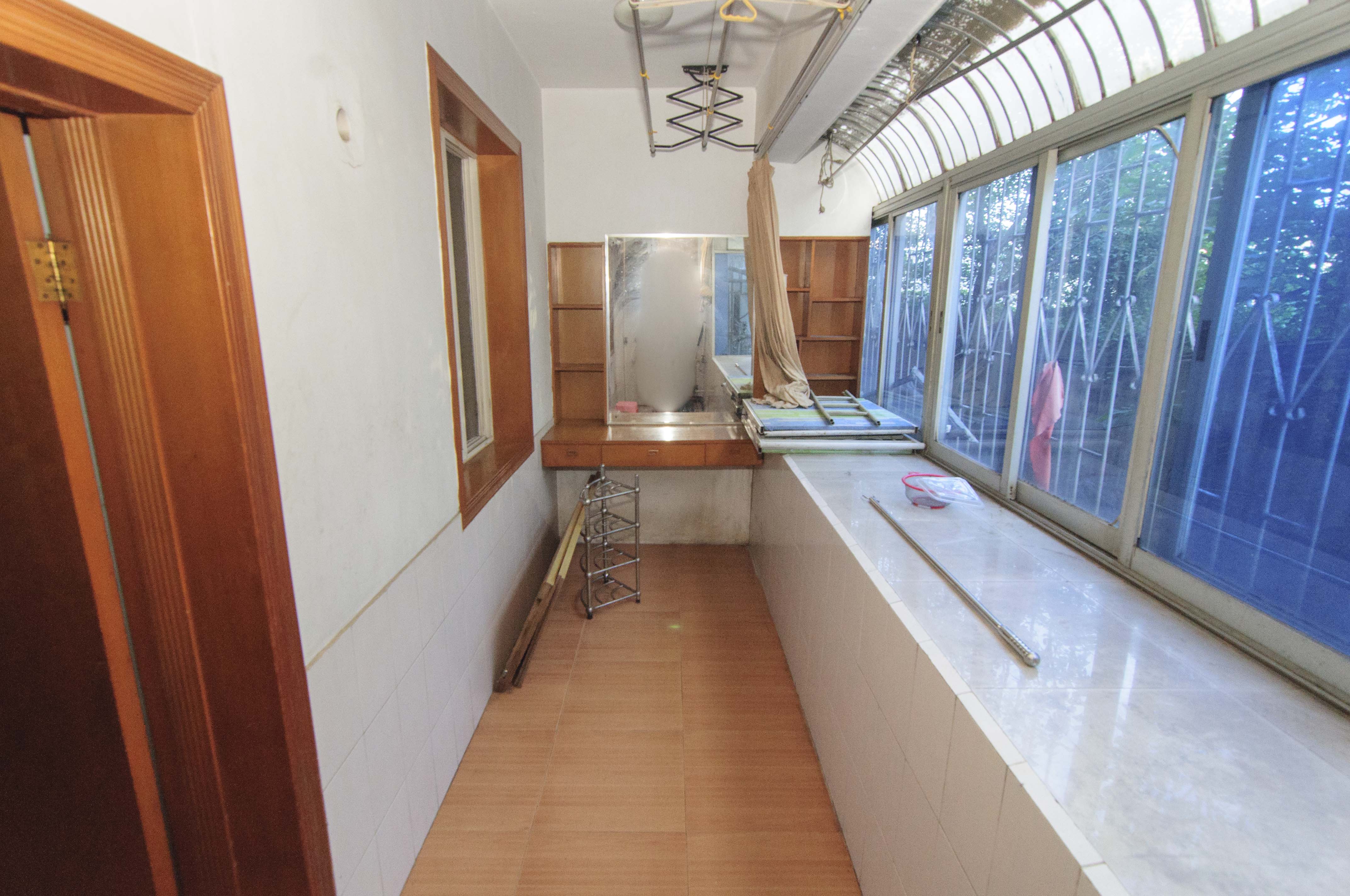 湖南石油化學(xué)工業(yè)局小區(qū)（侯家塘化工廳）  3室2廳1衛(wèi)    95.0萬陽臺(tái)