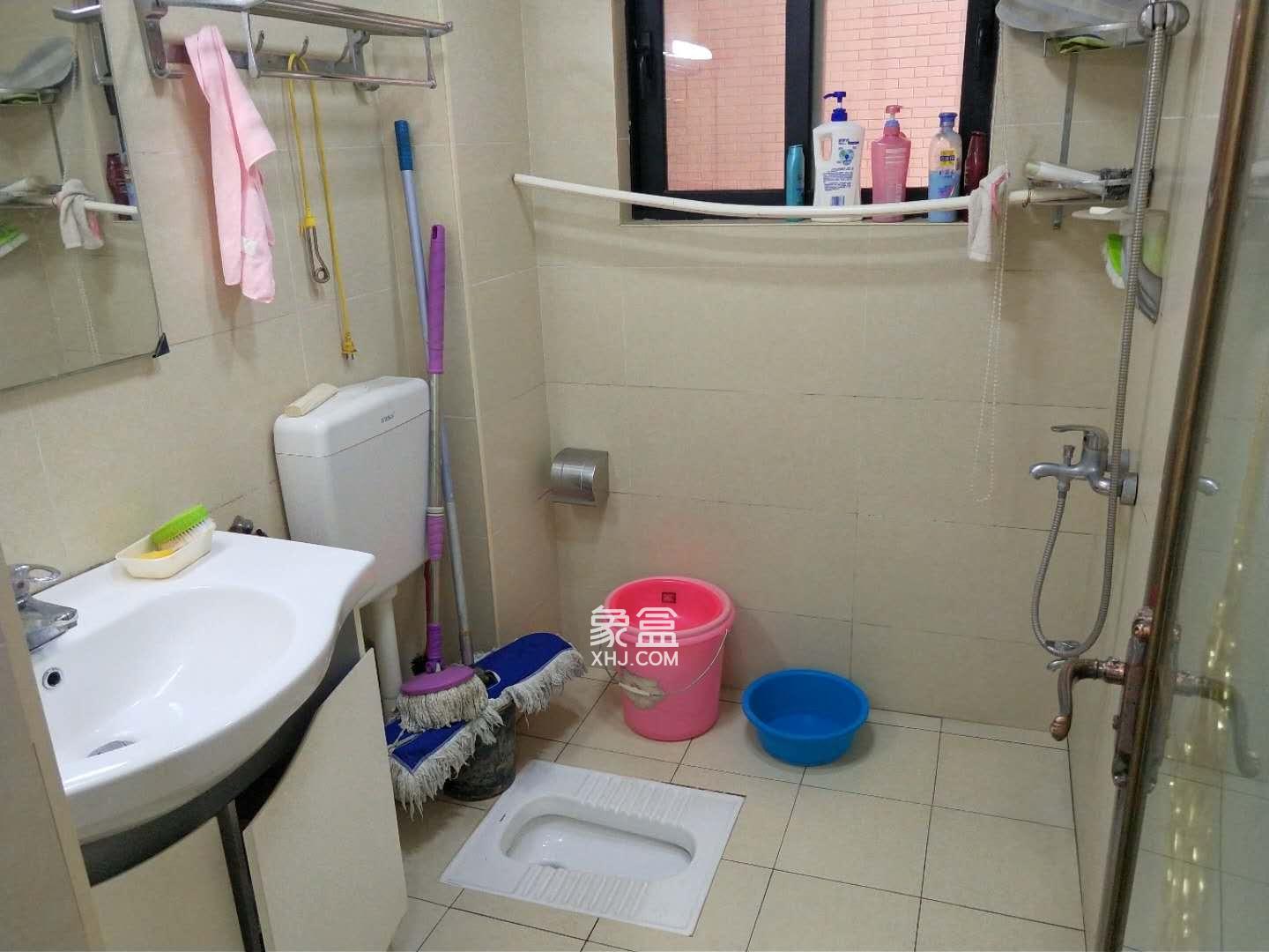 康桥美郡 3室2厅2卫 60.0万 康桥美郡 3室2厅2卫 60.0万客厅