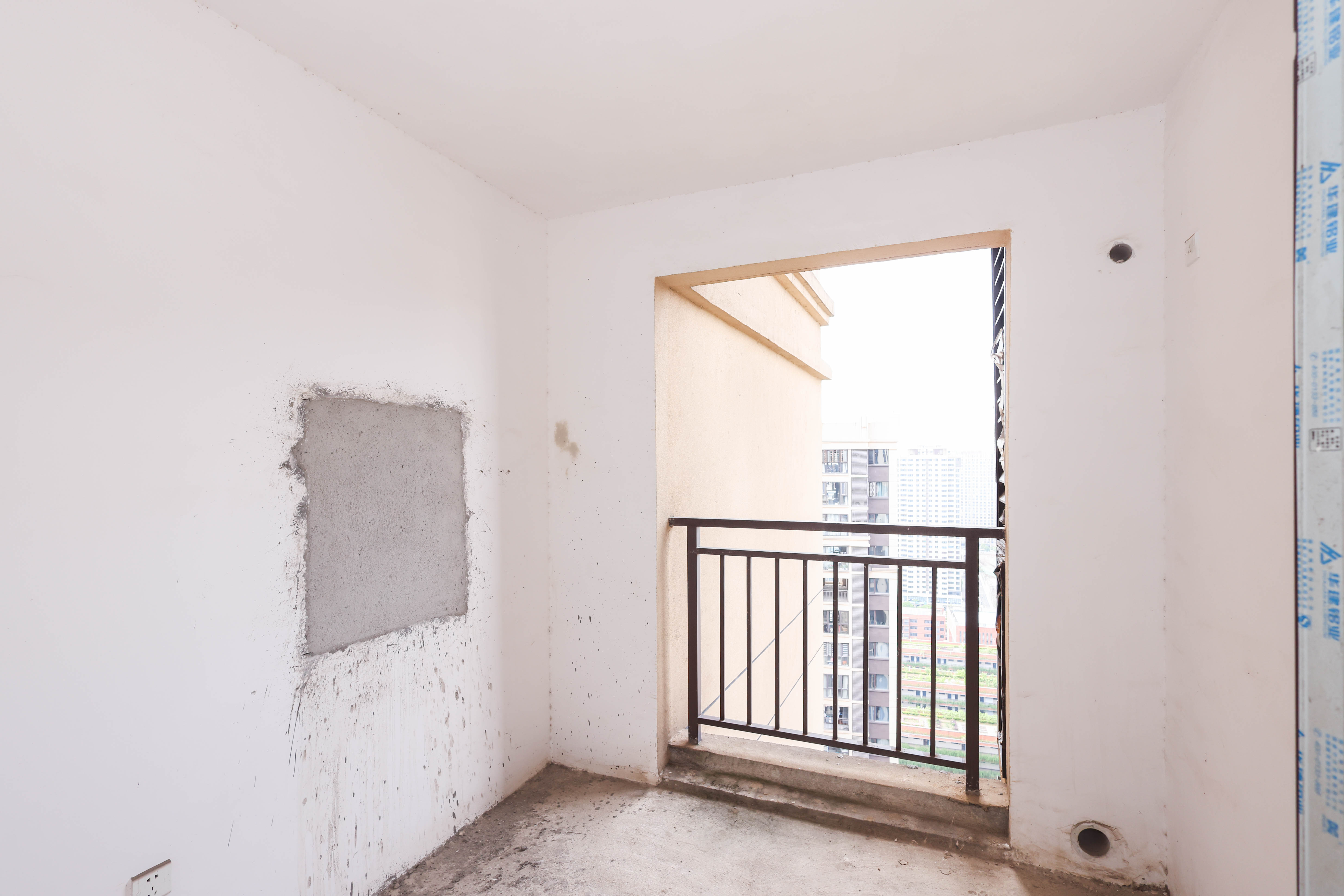 梅溪鑫苑名家  4室2厅2卫    188.0万其他