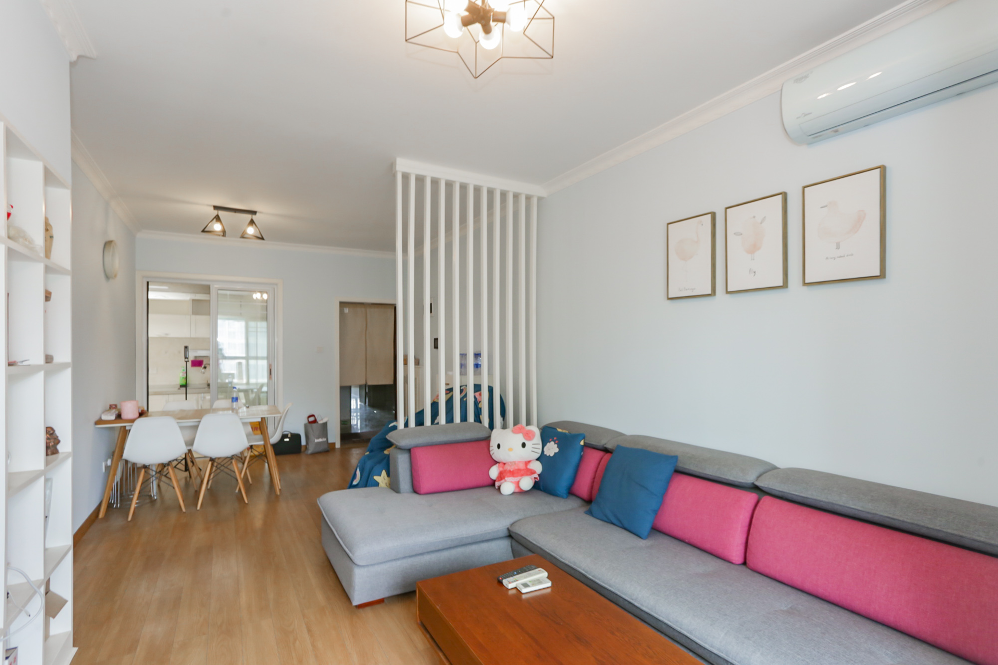 天麓尚层  2室2厅1卫    78.0万客厅