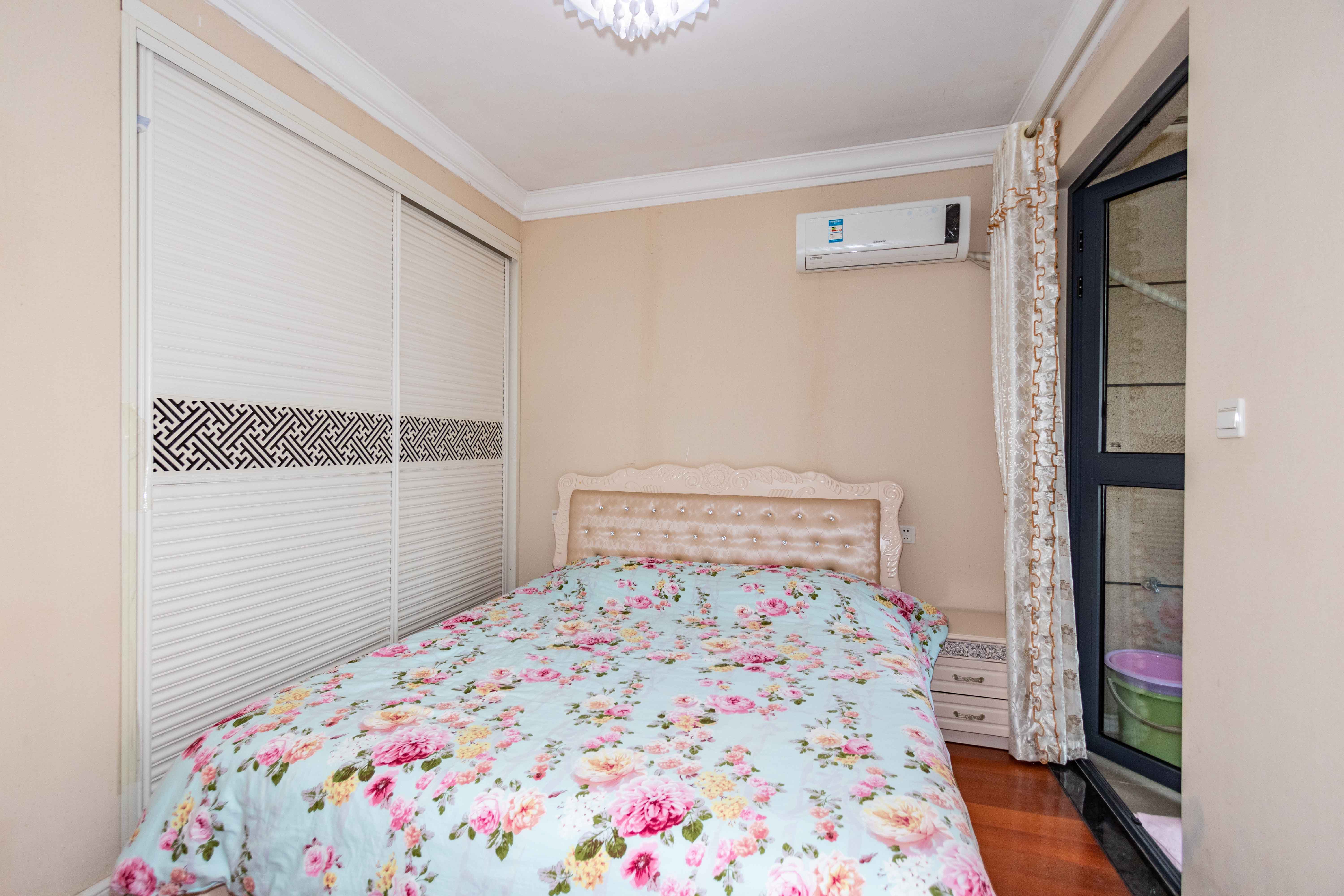 保利城(中航城国际社区、郡原美村) 2室1厅1卫 80.0万 保利城(中航城国际社区、郡原美村) 2室1厅1卫 80.0万卧室