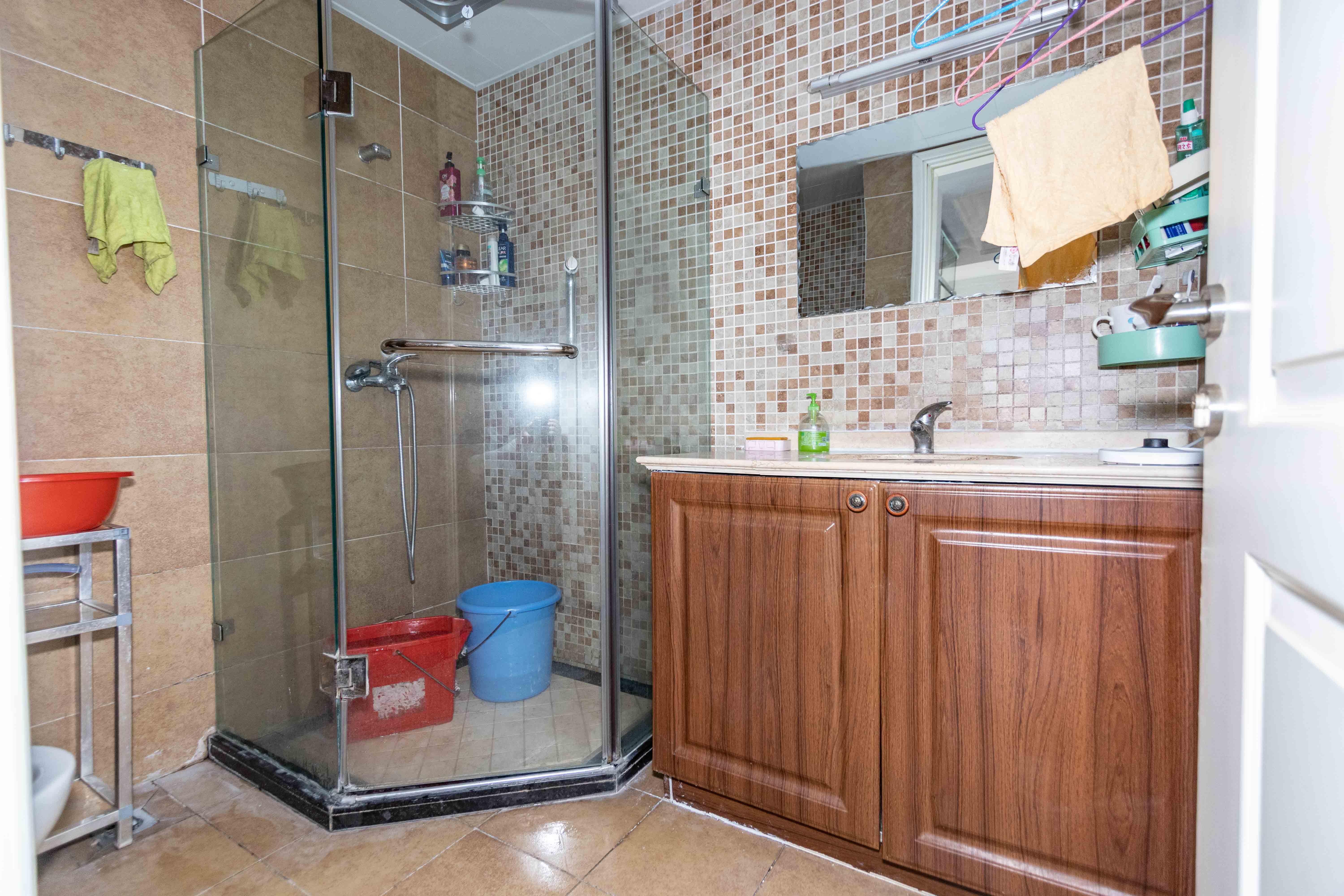 保利城(中航城国际社区、郡原美村) 2室1厅1卫 80.0万 保利城(中航城国际社区、郡原美村) 2室1厅1卫 80.0万卫生间