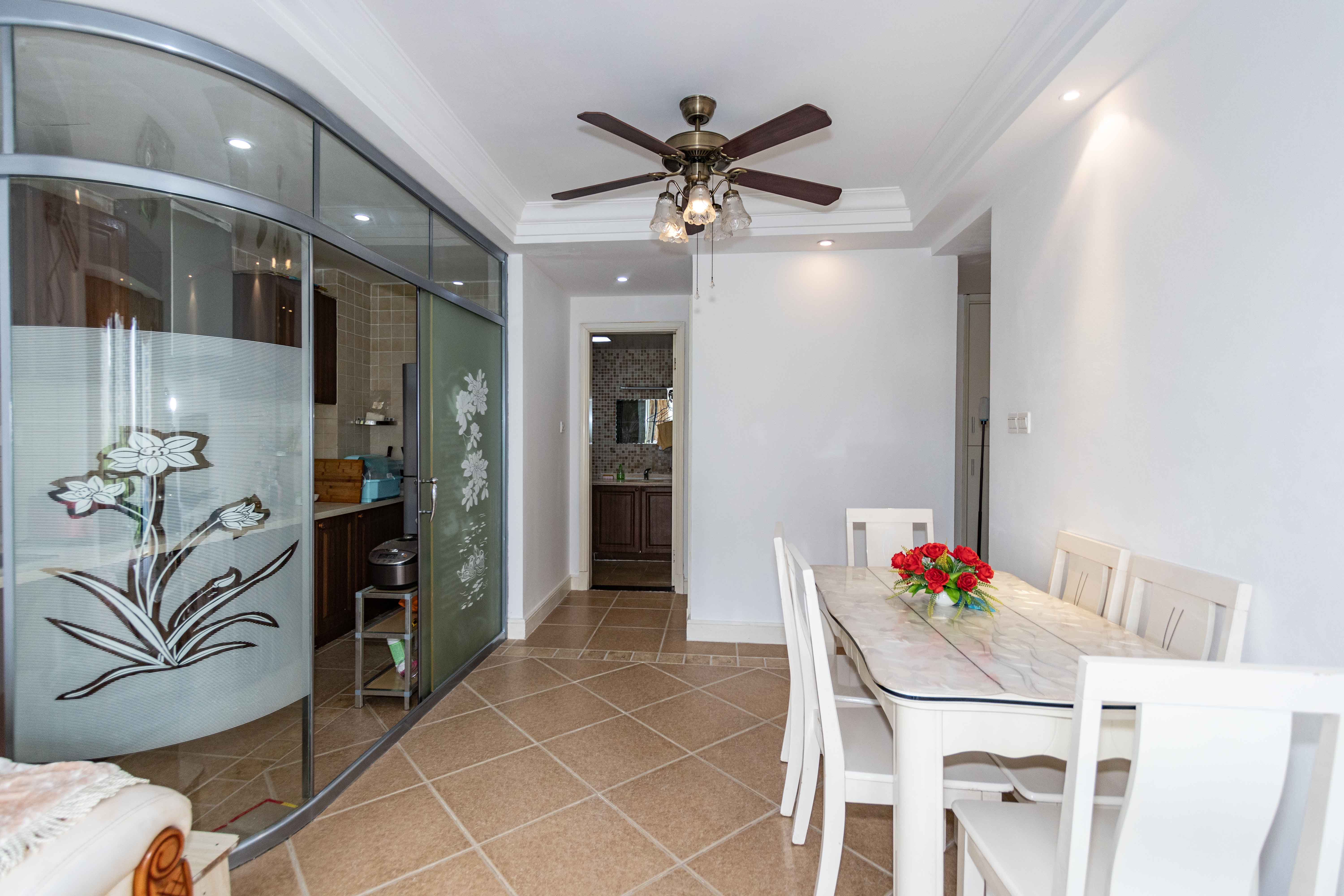 保利城(中航城国际社区、郡原美村) 2室1厅1卫 80.0万 保利城(中航城国际社区、郡原美村) 2室1厅1卫 80.0万客厅