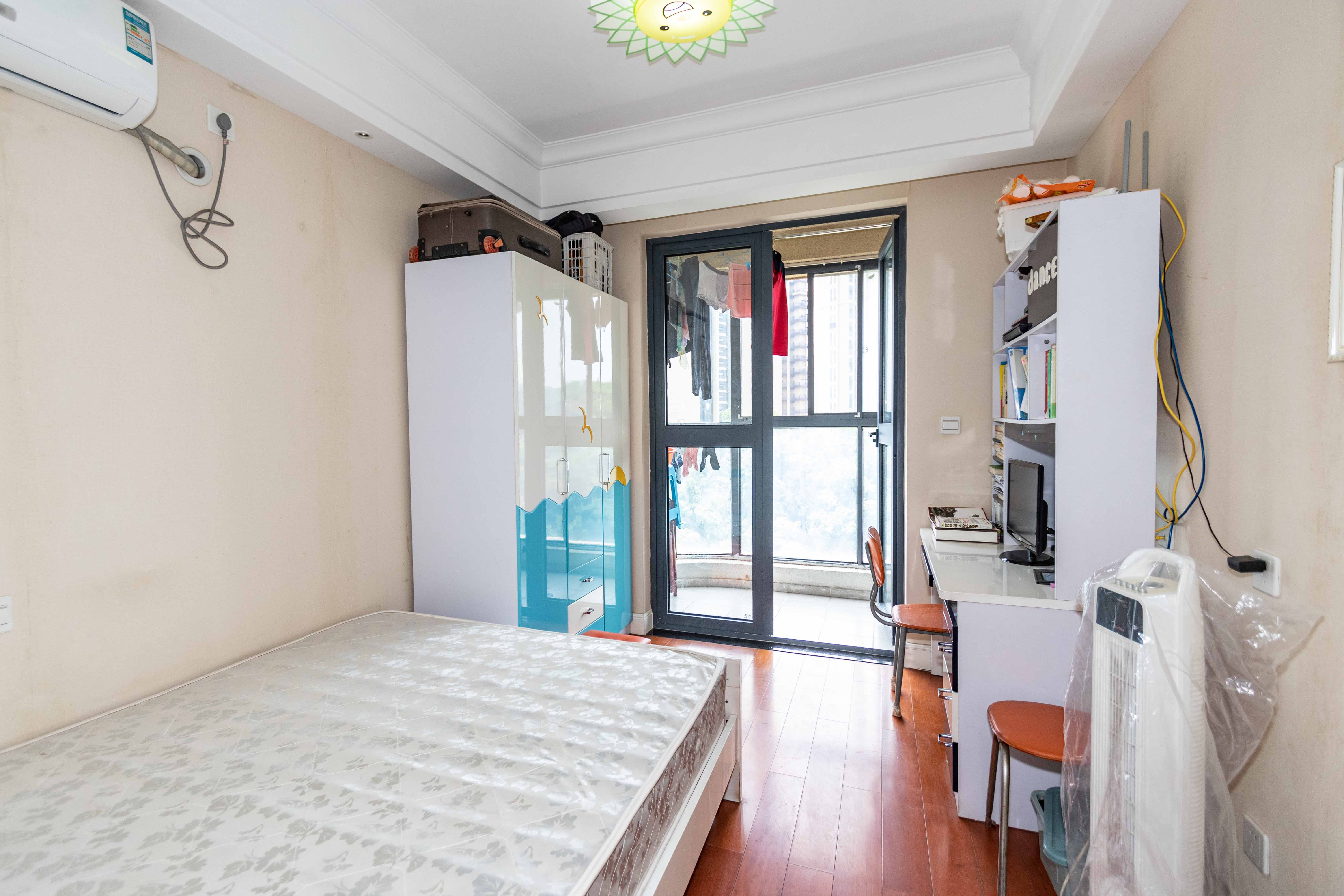 保利城(中航城国际社区、郡原美村) 2室1厅1卫 80.0万 保利城(中航城国际社区、郡原美村) 2室1厅1卫 80.0万卧室