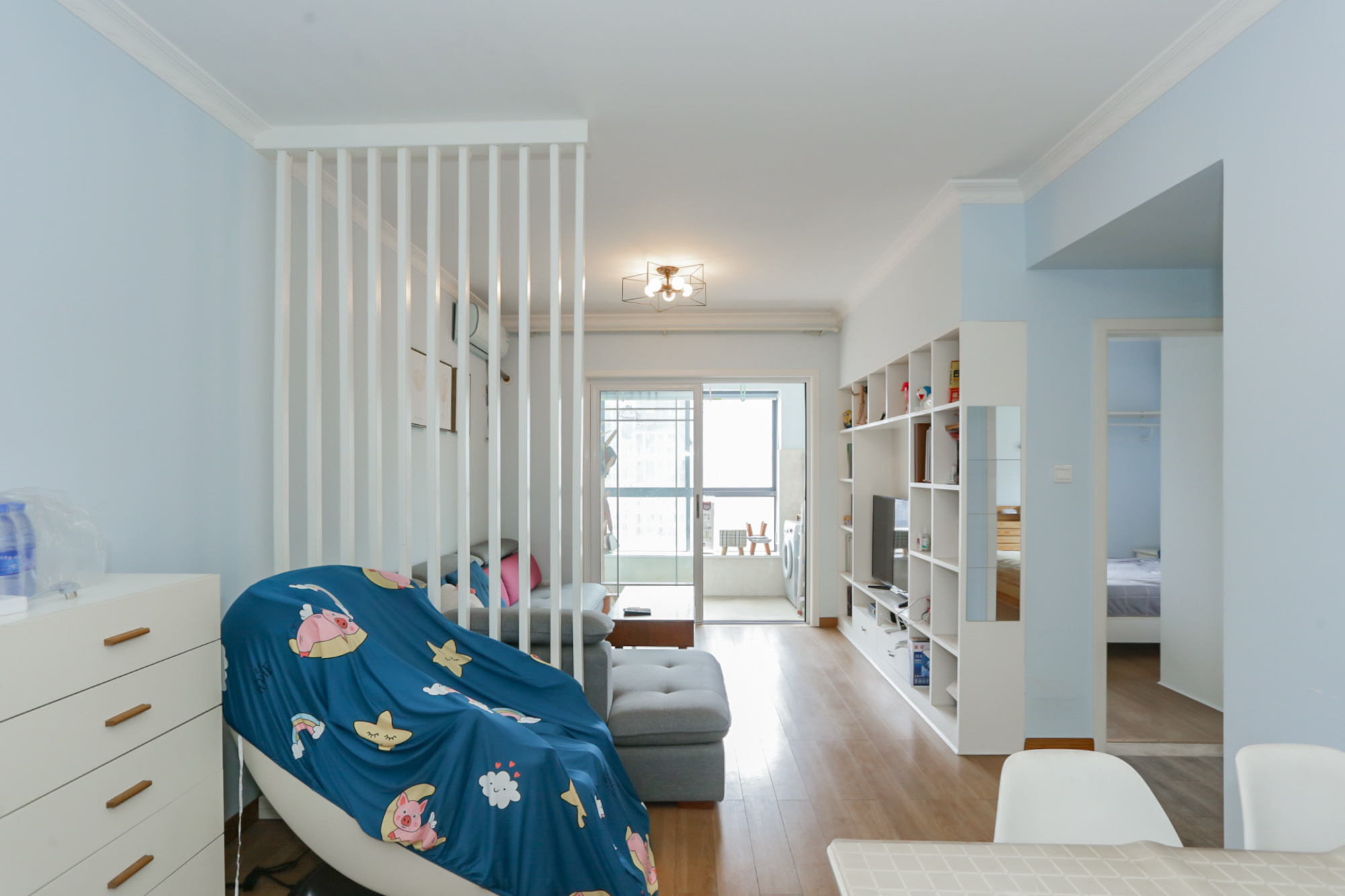 天麓尚层  2室2厅1卫    78.0万客厅