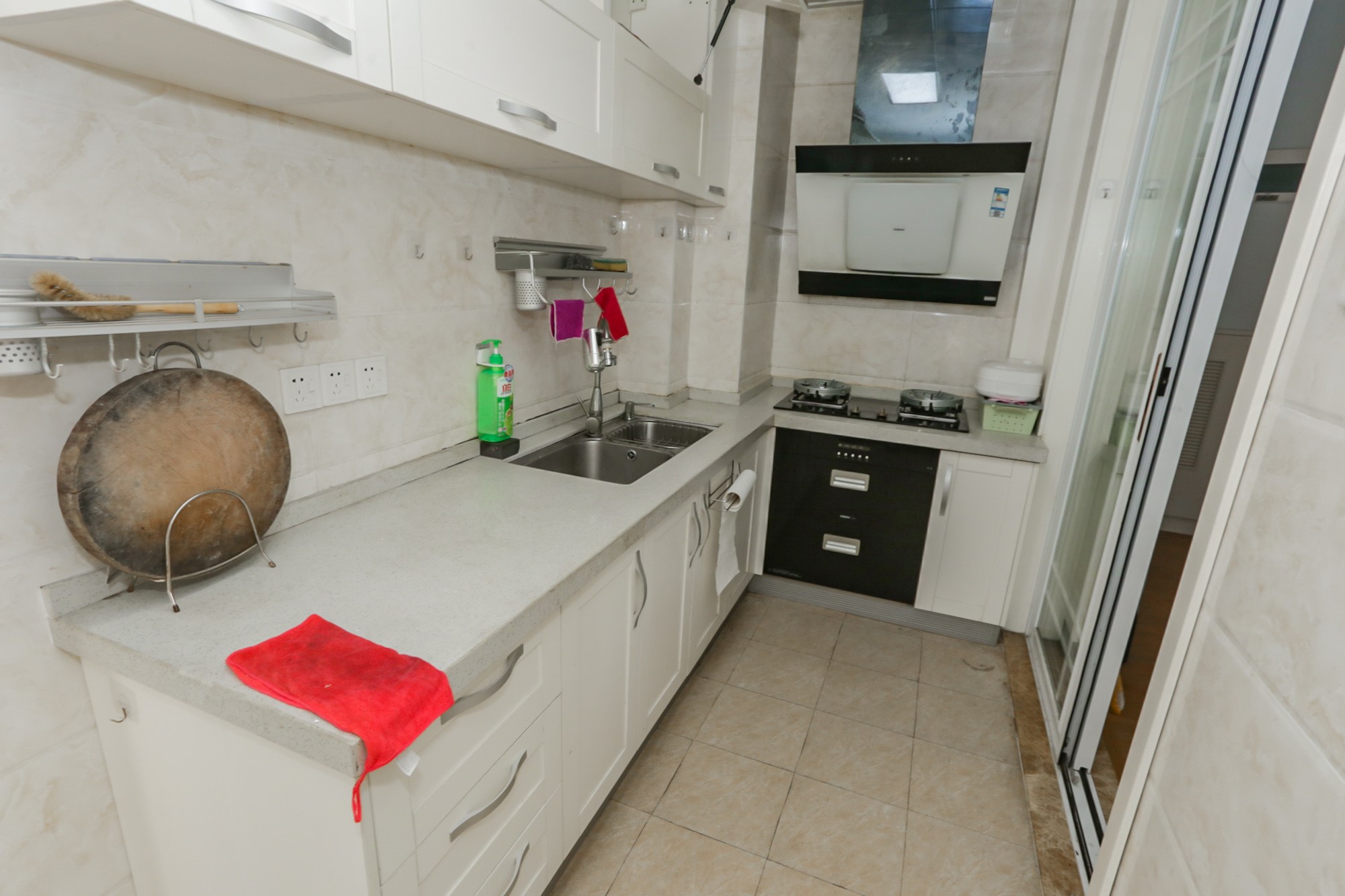 天麓尚层  2室2厅1卫    78.0万厨房