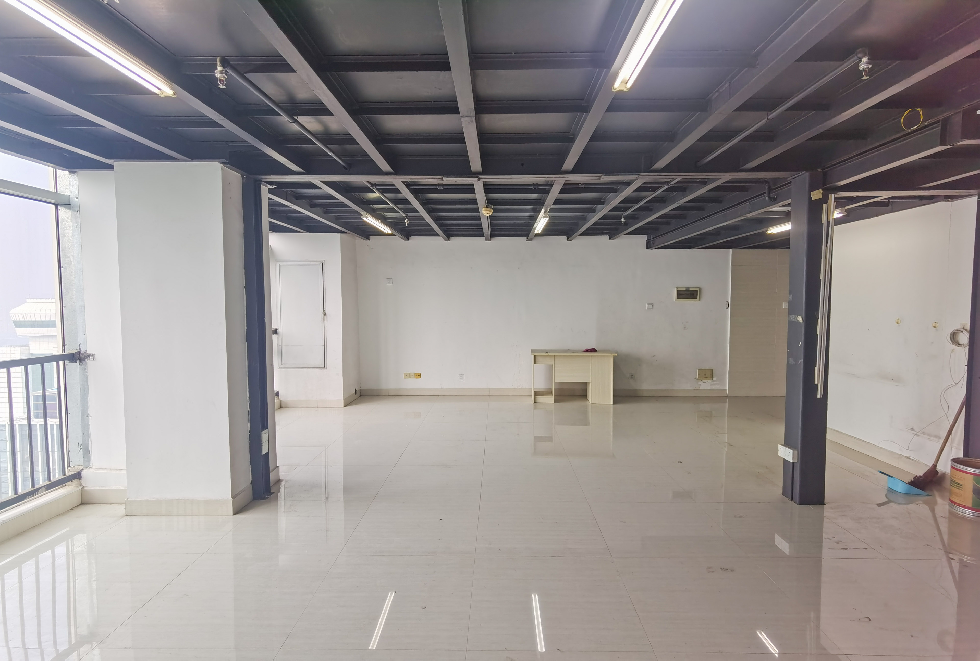 金轮时代广场 2室1厅1卫 42.5万 金轮时代广场 2室1厅1卫 42.5万客厅