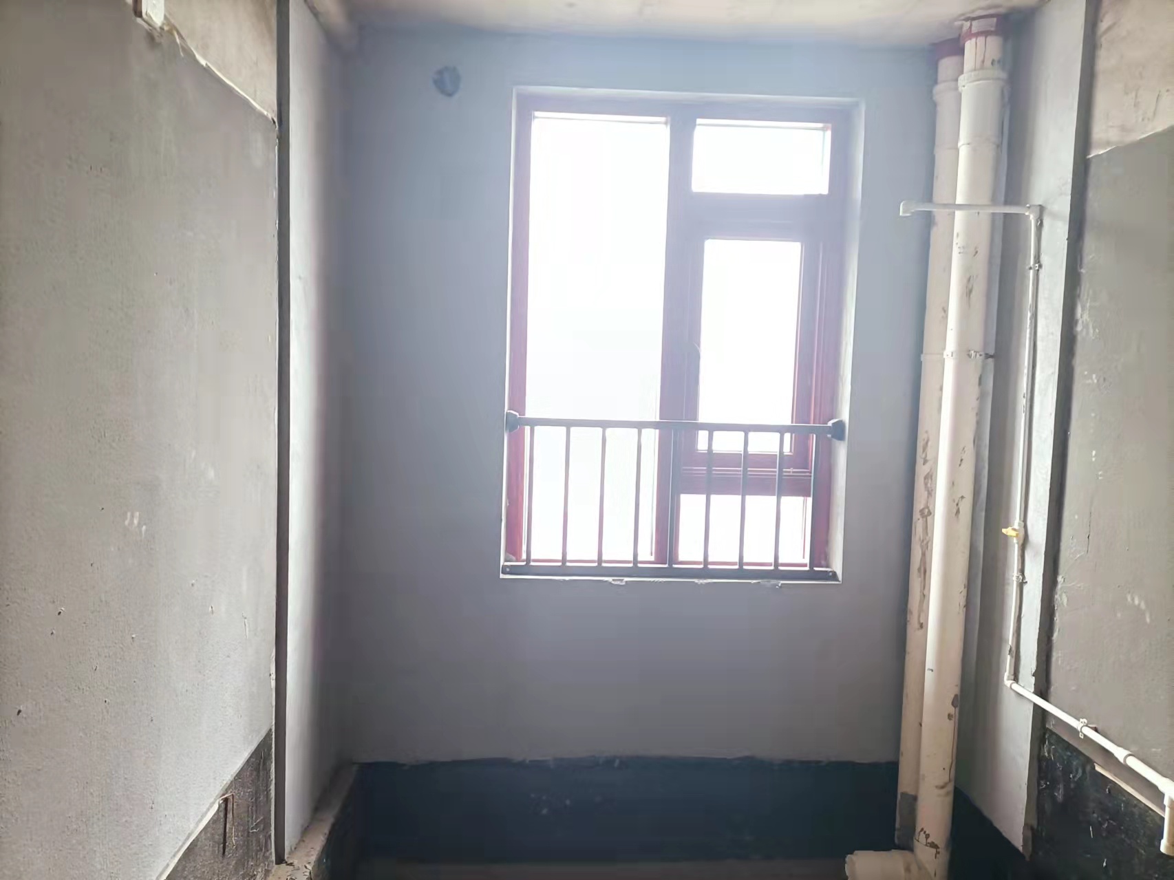 湘江公馆 6室2厅3卫 258.0万 湘江公馆 6室2厅3卫 258.0万客厅