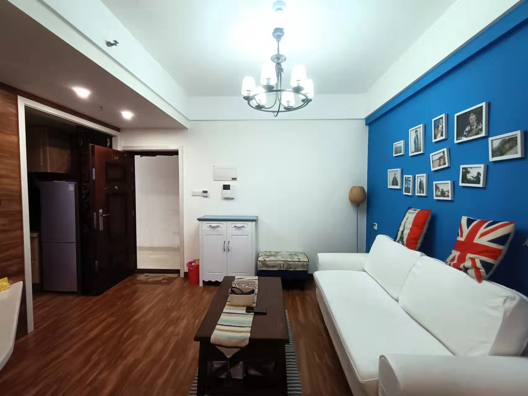 中建御山和苑 1室1厅1卫 33.8万 中建御山和苑 1室1厅1卫 33.8万客厅