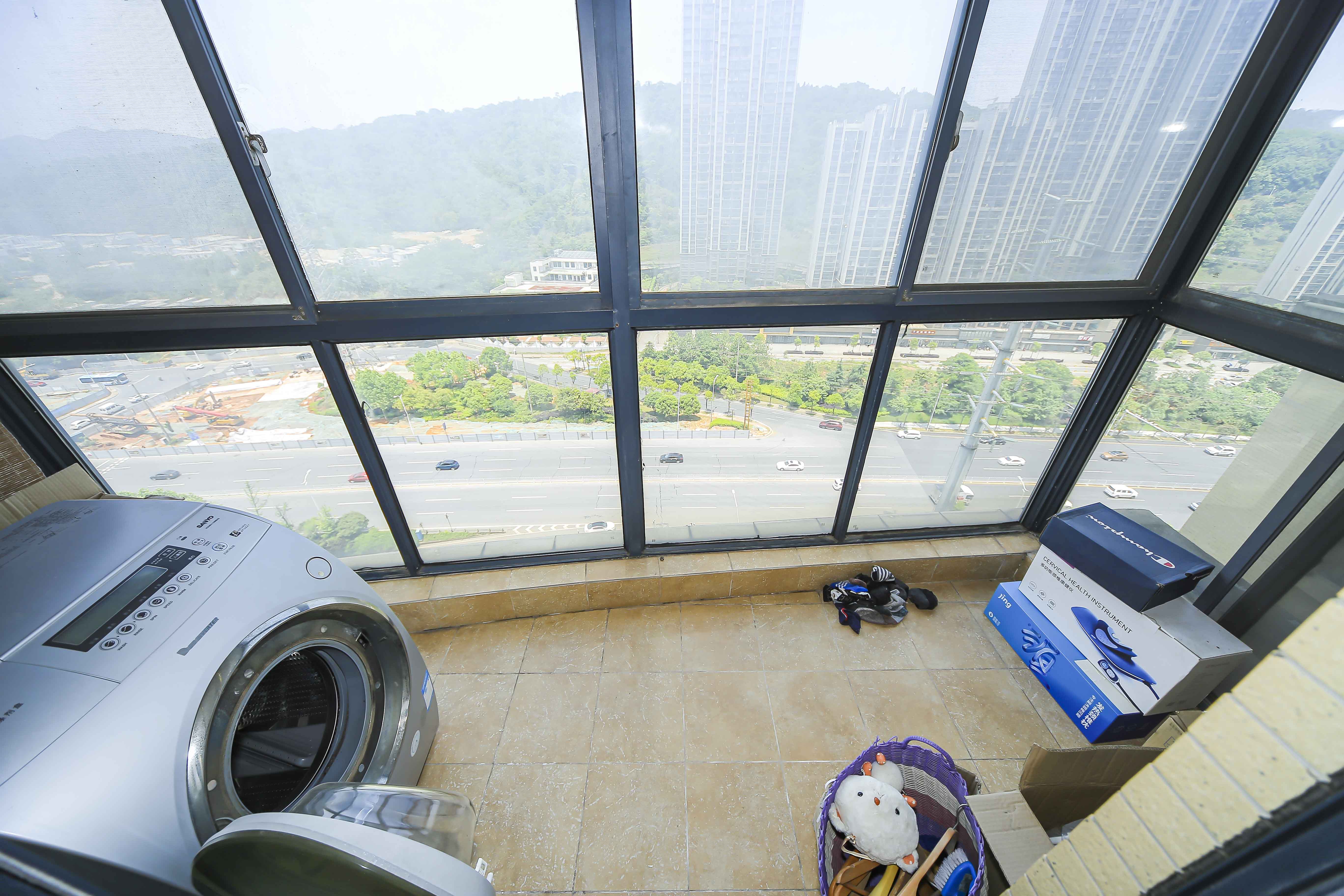 中建麓山和苑 4室2厅2卫 127.85万 中建麓山和苑 4室2厅2卫 127.85万阳台