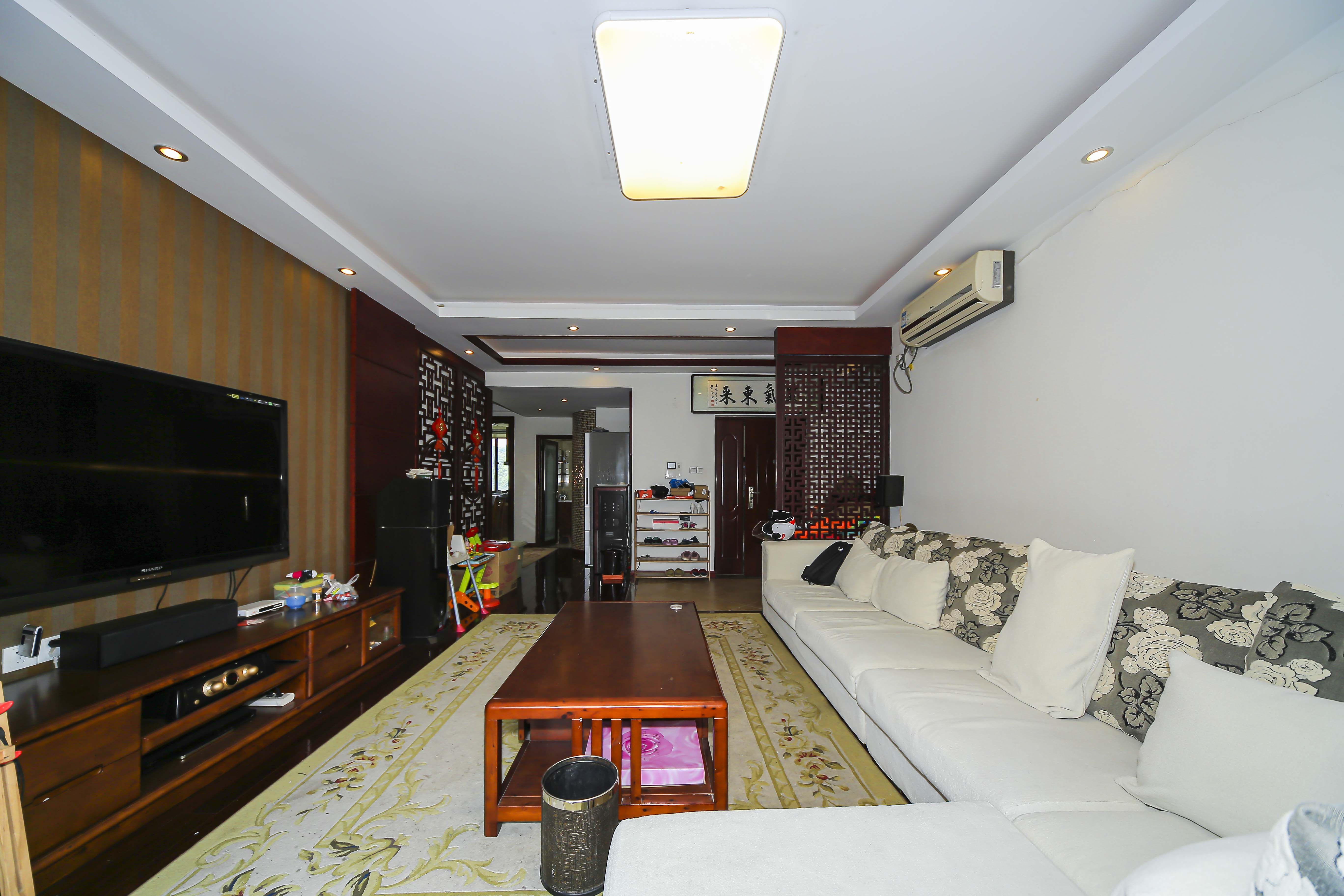 中建麓山和苑 4室2厅2卫 127.85万 中建麓山和苑 4室2厅2卫 127.85万客厅