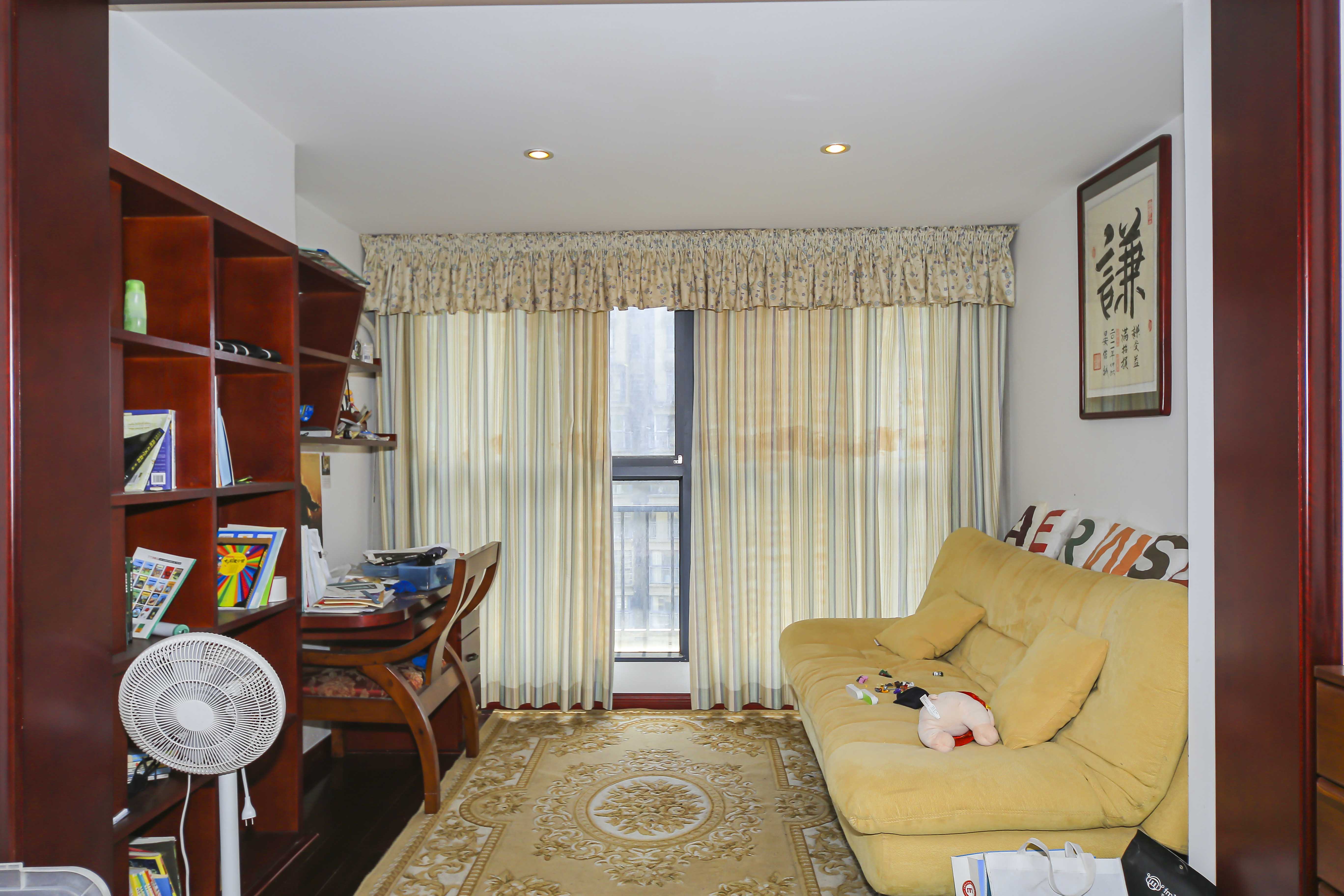 中建麓山和苑  4室2厅2卫    127.85万卧室