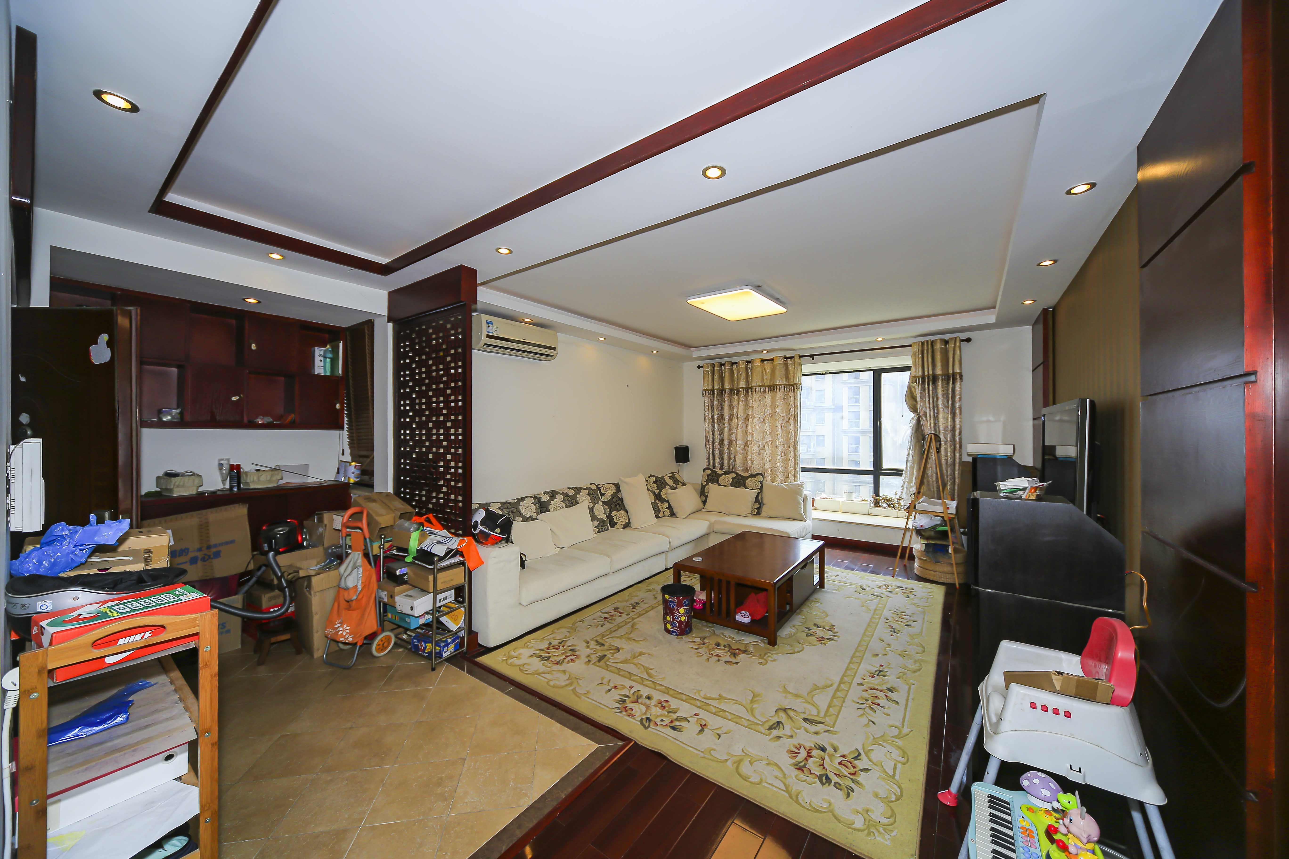 中建麓山和苑  4室2厅2卫    127.85万客厅