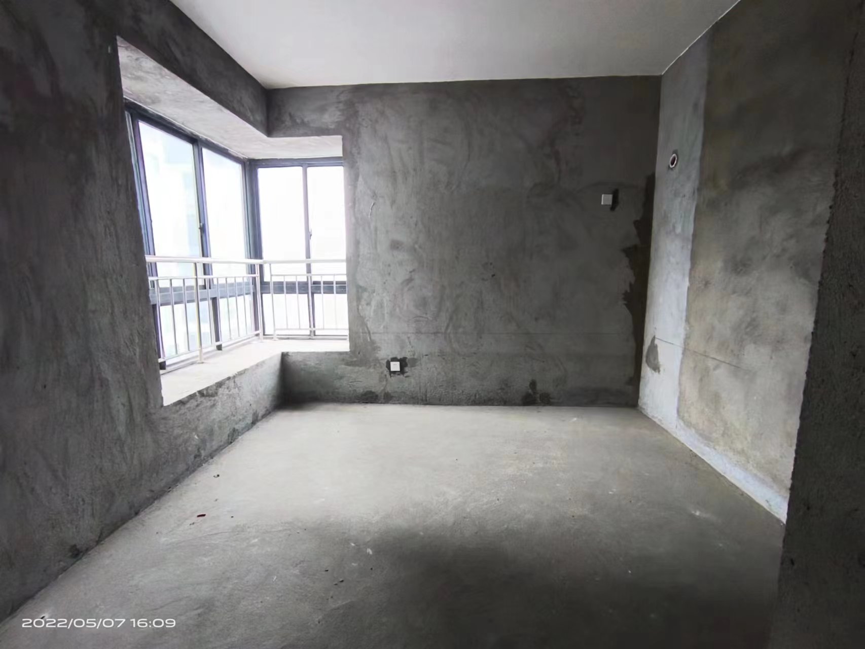 圣华名城建设北路110号  3室2厅1卫   33.80万客厅