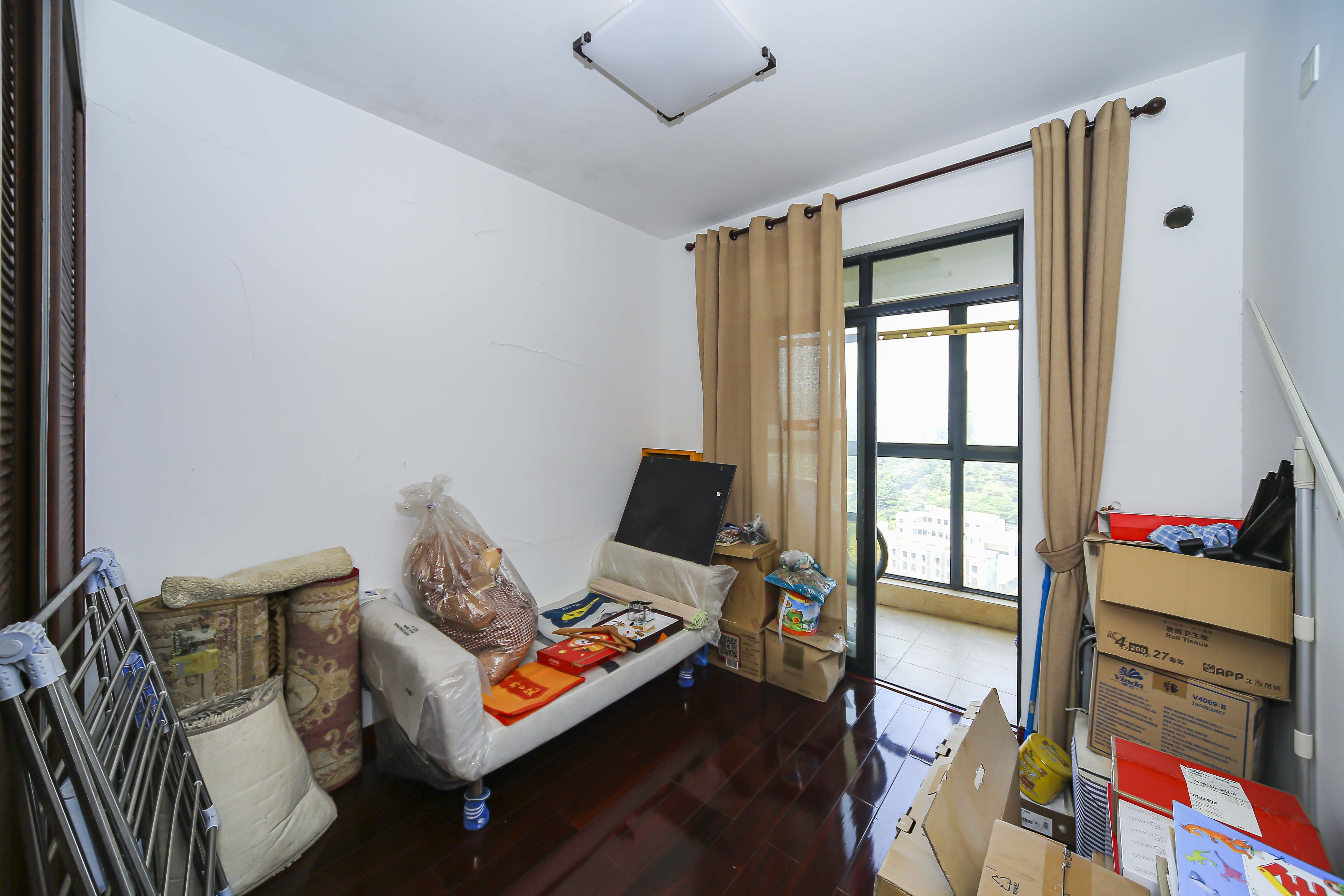 中建麓山和苑  4室2厅2卫    127.85万卧室