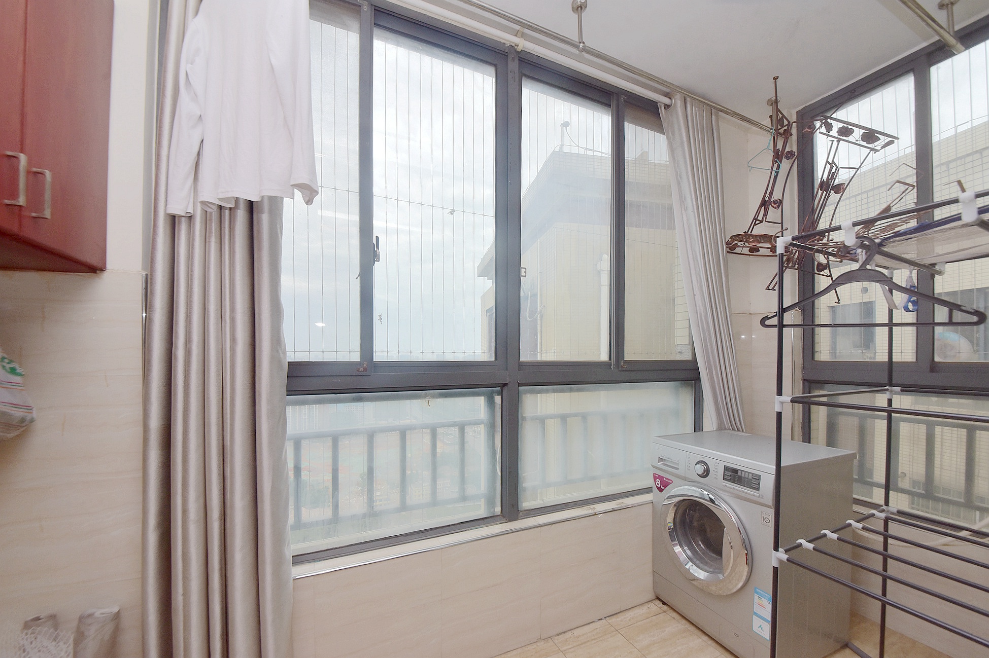 都市兰亭  3室2厅2卫    106.8万阳台