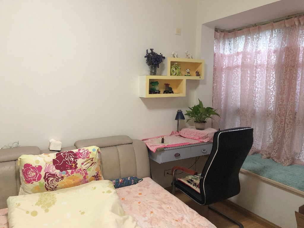 百江花园 2室2厅1卫 48.0万 百江花园 2室2厅1卫 48.0万客厅