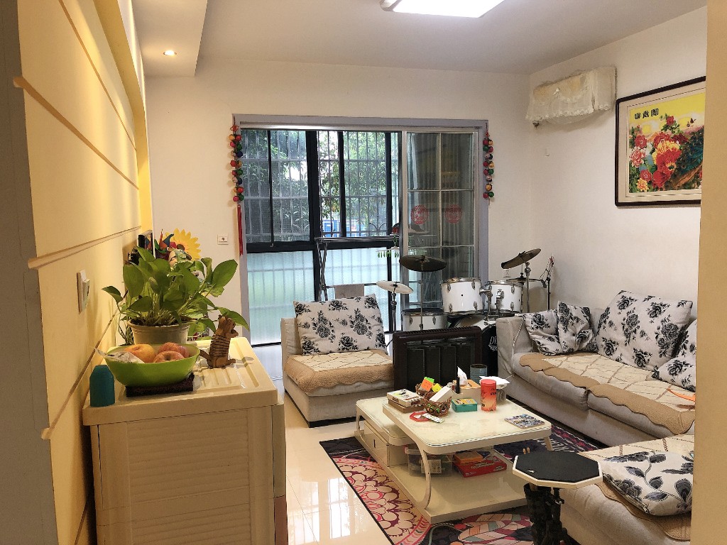 百江花园 2室2厅1卫 48.0万 百江花园 2室2厅1卫 48.0万客厅