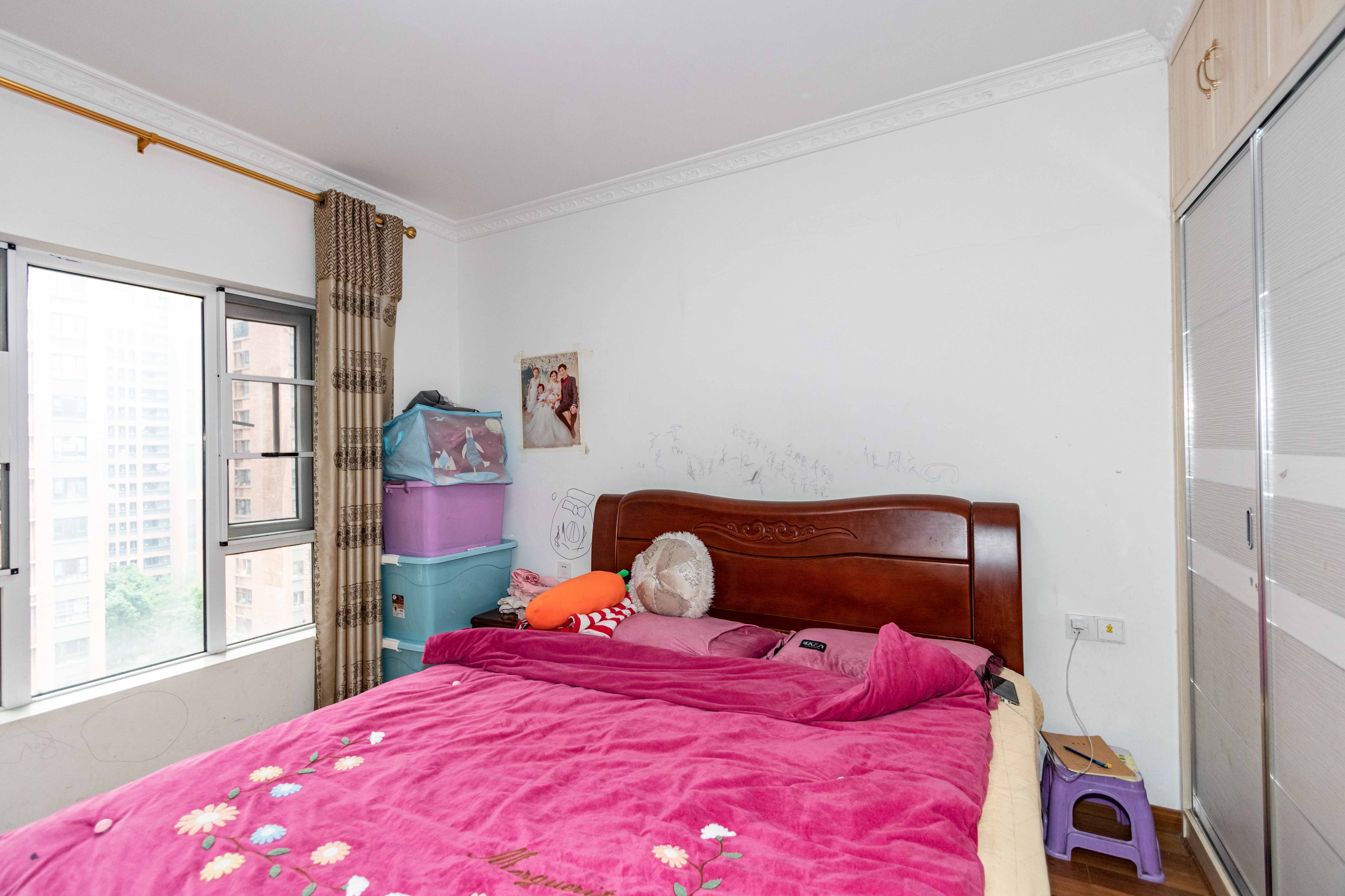 哈佛小镇(五矿哈佛小镇) 3室2厅2卫 89.0万 哈佛小镇(五矿哈佛小镇) 3室2厅2卫 89.0万卧室