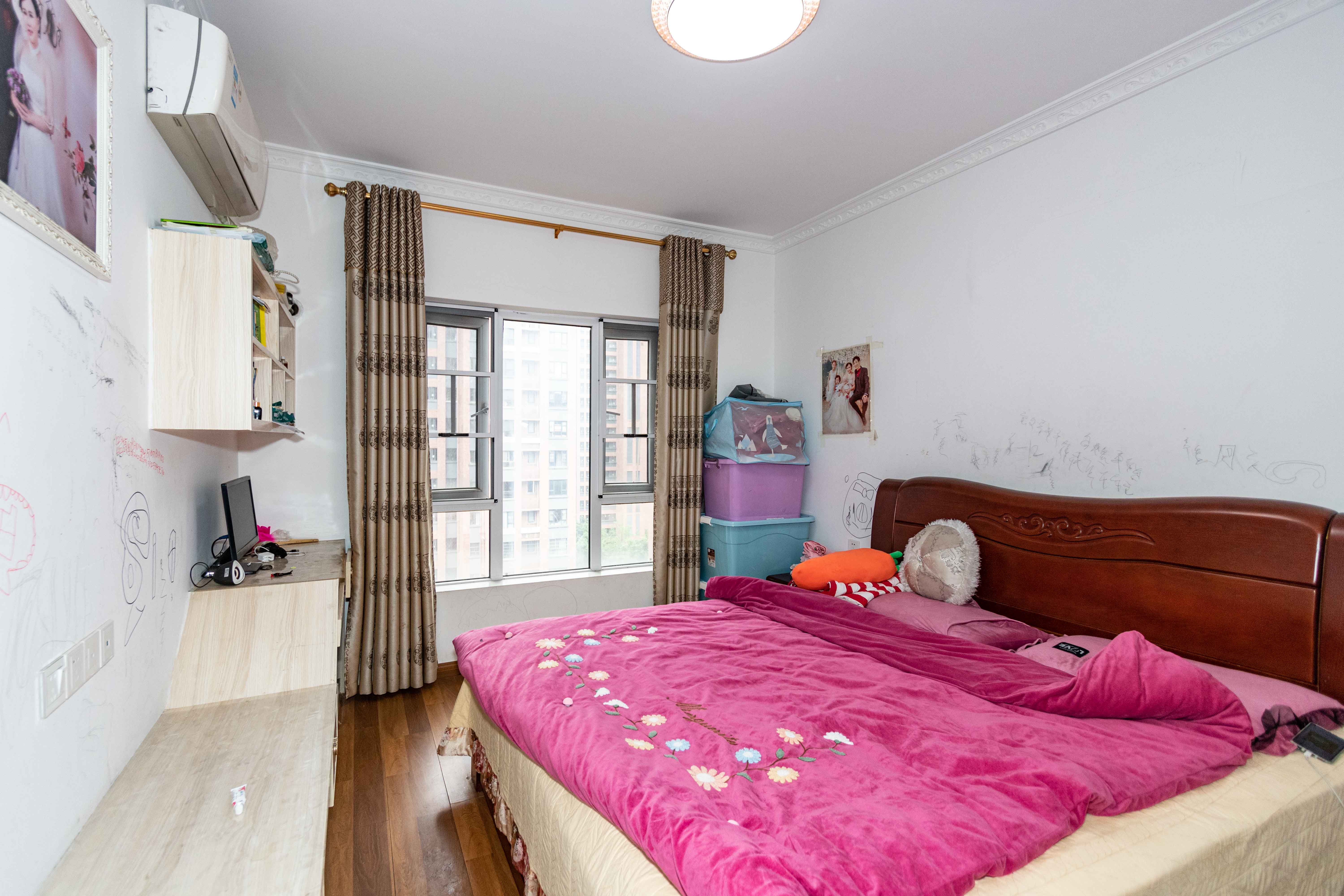 哈佛小镇(五矿哈佛小镇) 3室2厅2卫 89.0万 哈佛小镇(五矿哈佛小镇) 3室2厅2卫 89.0万卧室