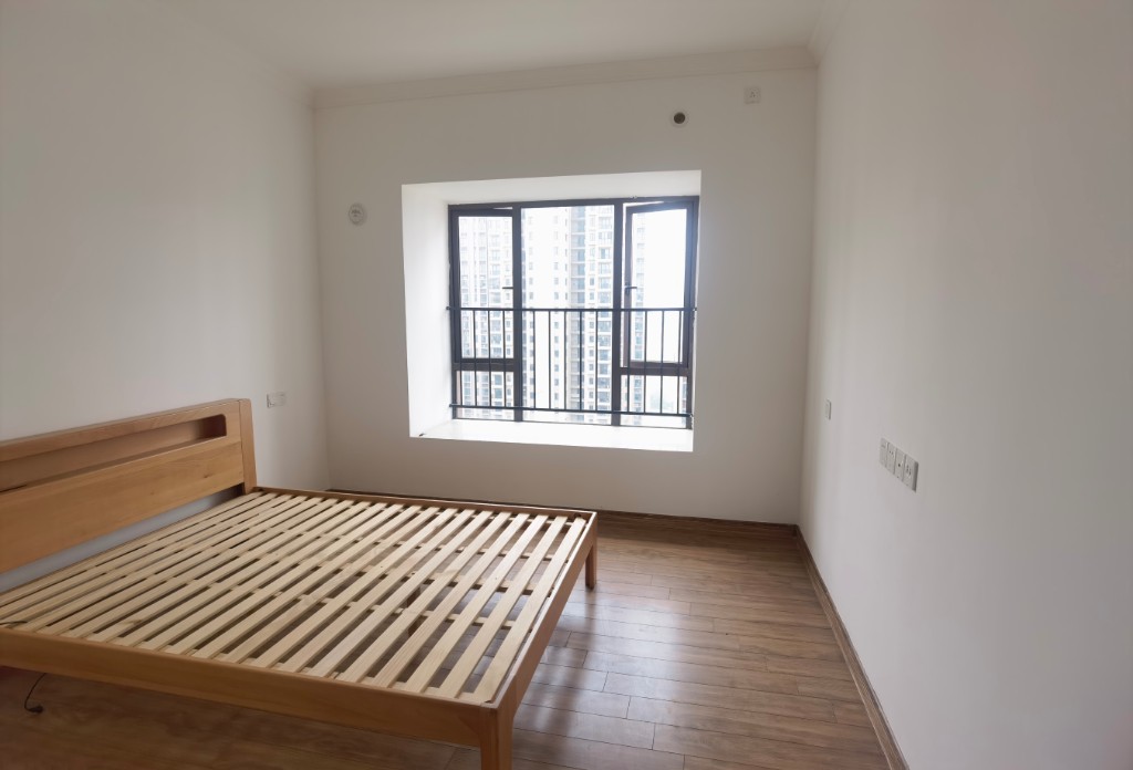 天元区碧桂园 4室2厅2卫 76.0万 天元区碧桂园 4室2厅2卫 76.0万客厅