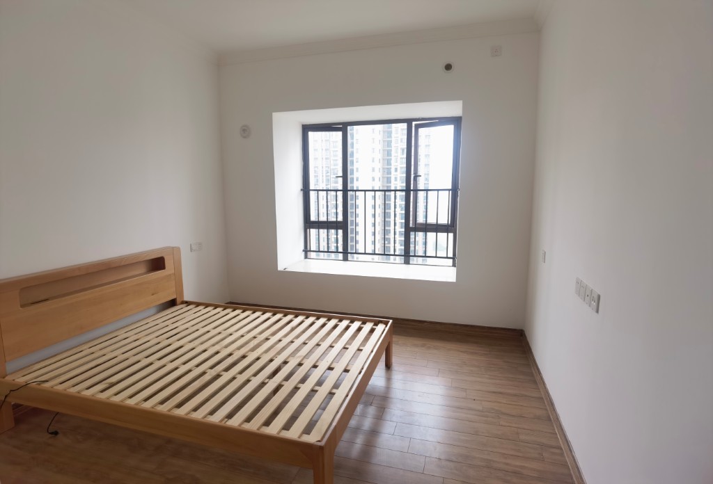 天元区碧桂园 4室2厅2卫 76.0万 天元区碧桂园 4室2厅2卫 76.0万客厅