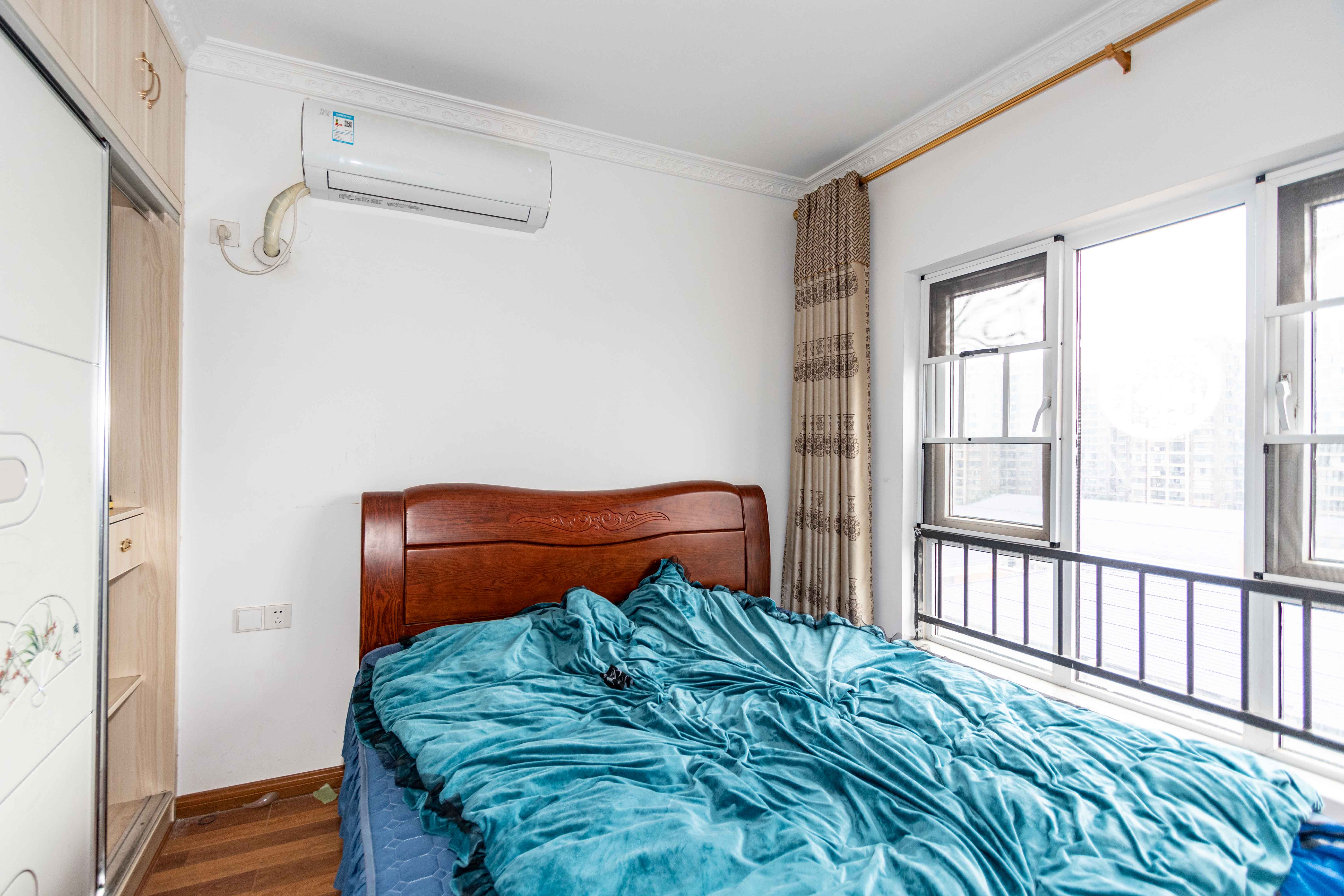 哈佛小镇(五矿哈佛小镇) 3室2厅2卫 89.0万 哈佛小镇(五矿哈佛小镇) 3室2厅2卫 89.0万卧室