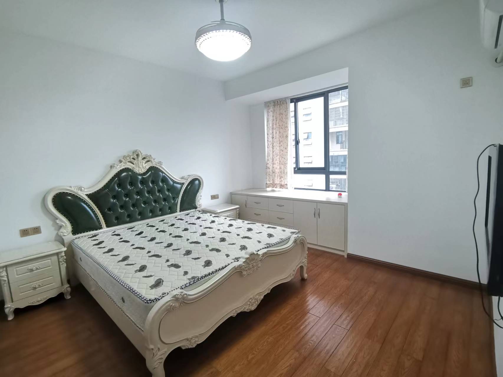 馨香橄榄城  3室2厅2卫    110.0万 馨香橄榄城  3室2厅2卫    110.0万客厅