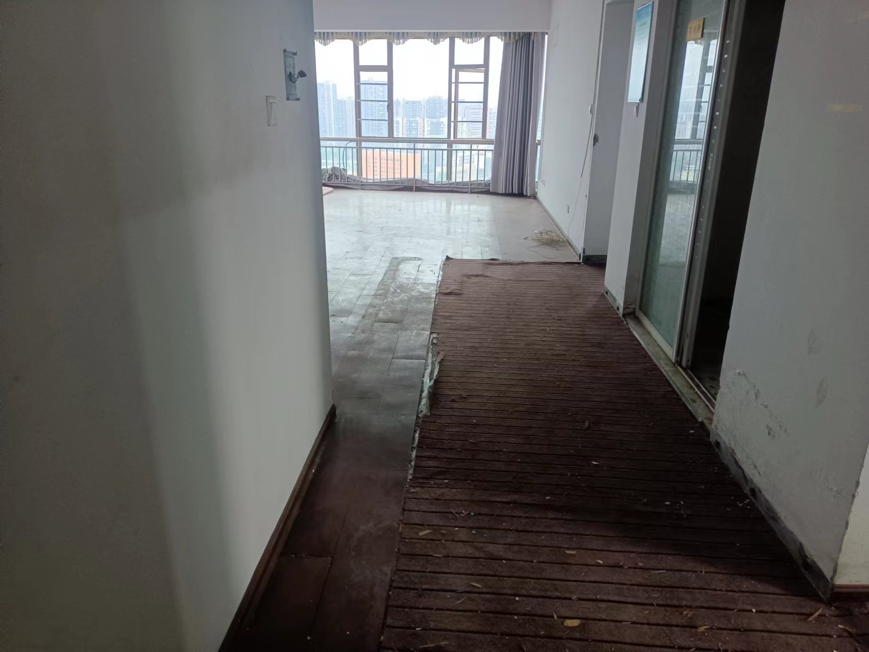 万鸿鑫城 3室2厅2卫 68.8万 万鸿鑫城 3室2厅2卫 68.8万客厅