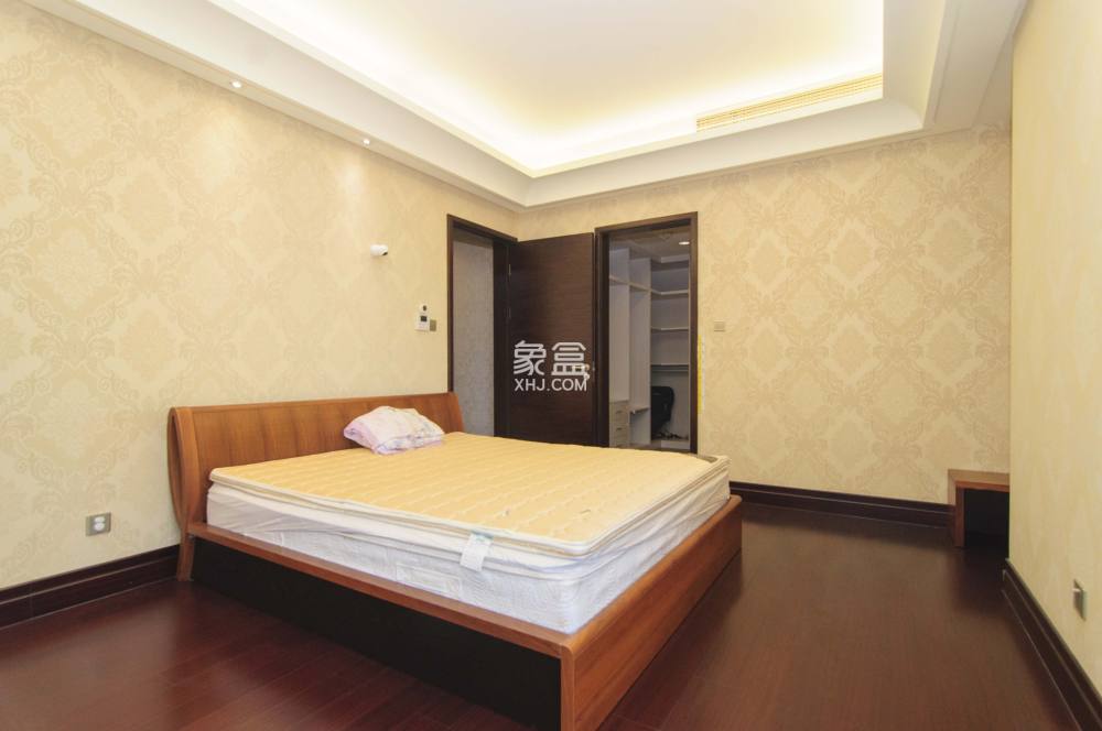 華遠華中心  4室2廳4衛(wèi)   630.00萬