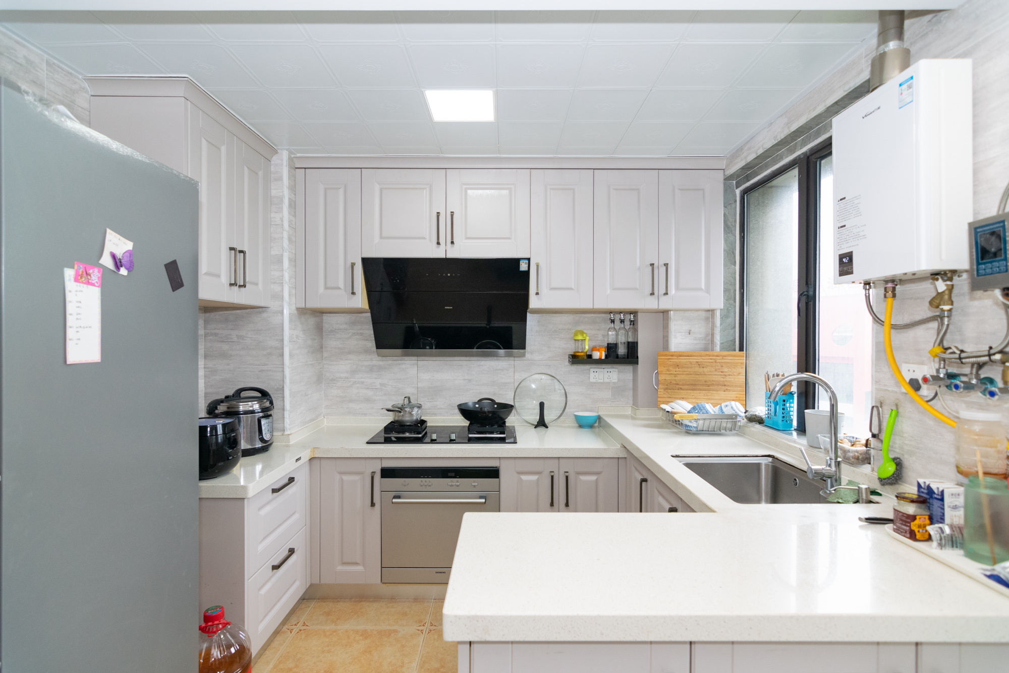 润和紫郡一期  5室2厅2卫    145.0万厨房