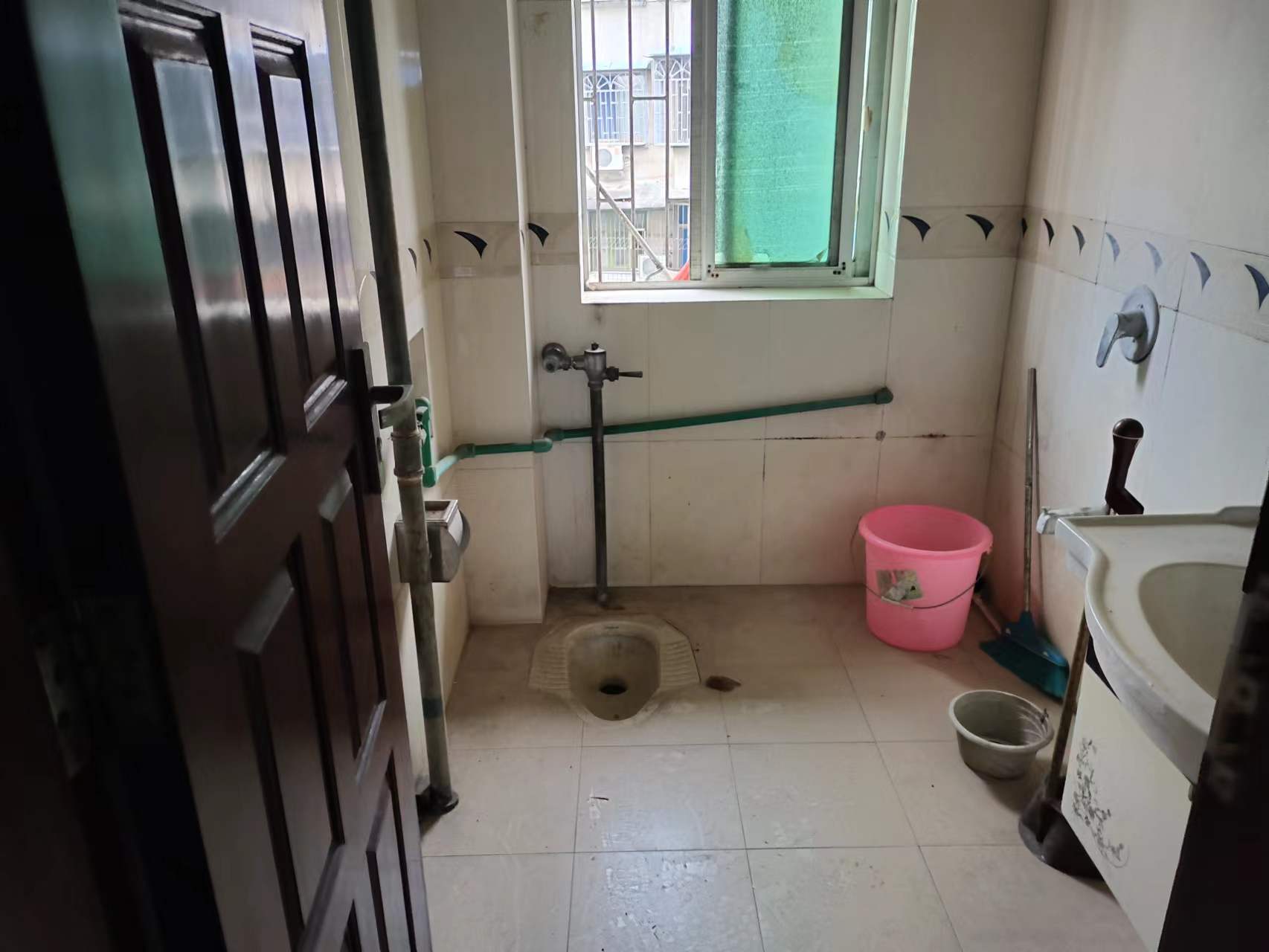 花园一村 3室1厅1卫 48.0万 花园一村 3室1厅1卫 48.0万客厅