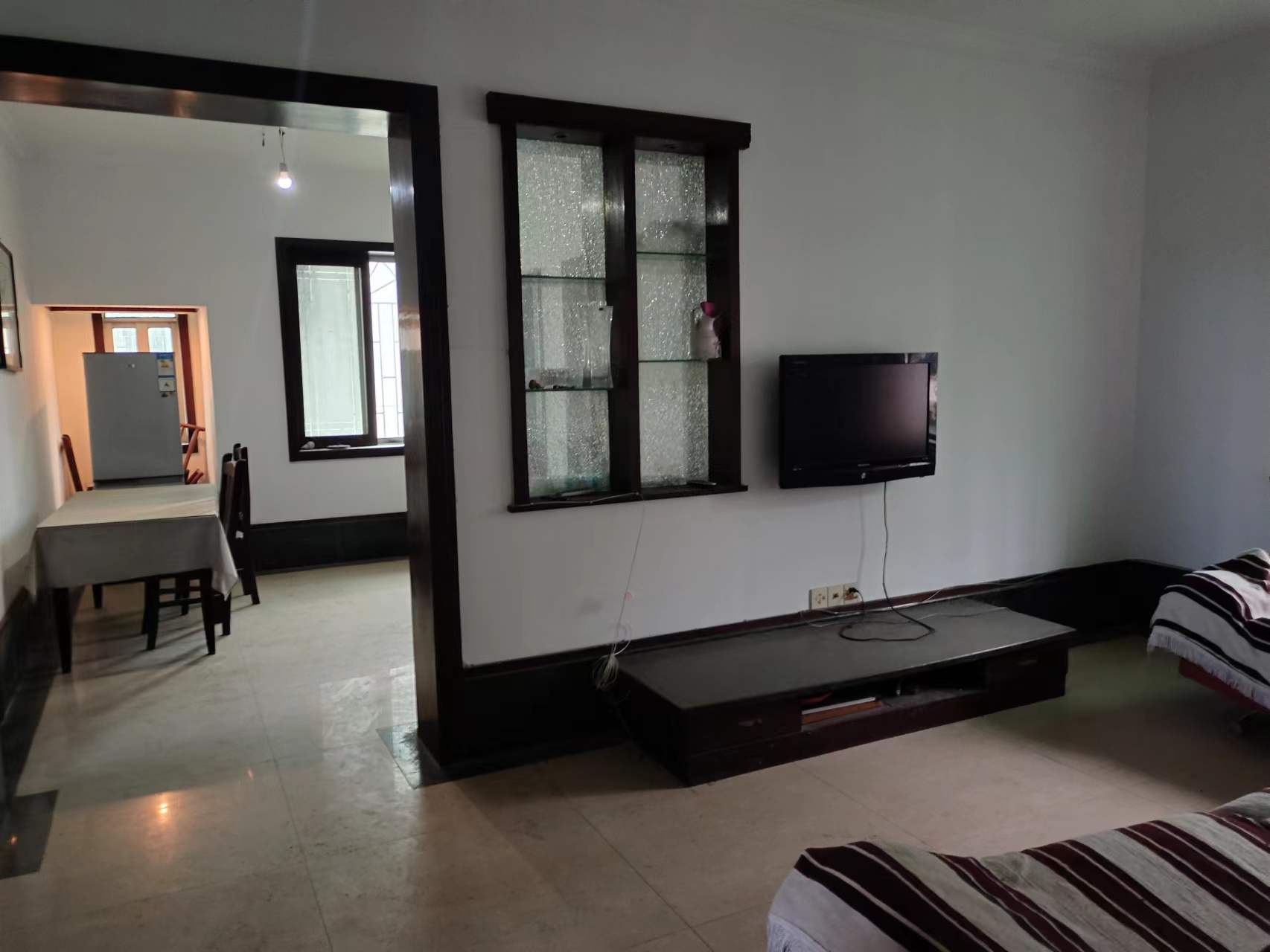 花园一村 3室1厅1卫 48.0万 花园一村 3室1厅1卫 48.0万客厅