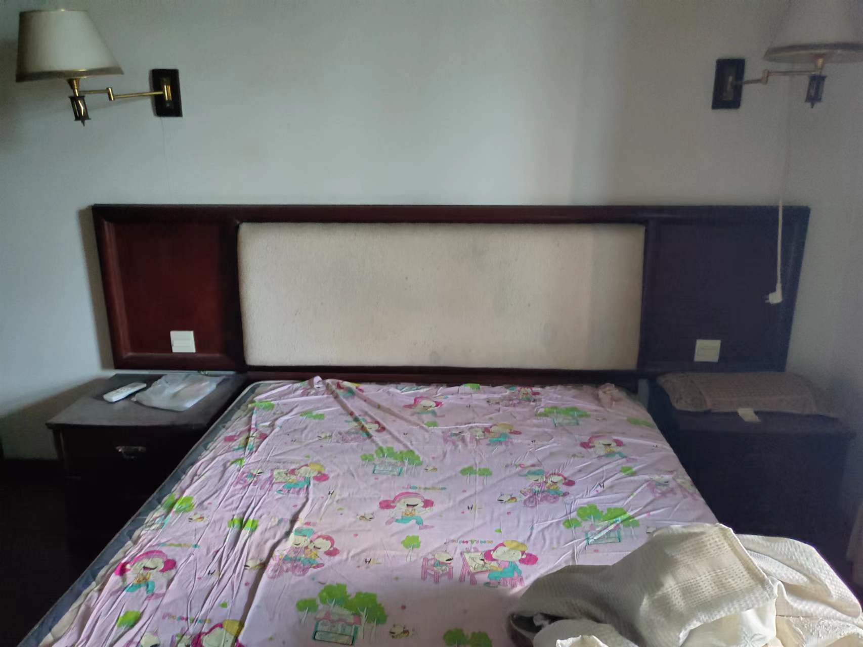 花园一村 3室1厅1卫 48.0万 花园一村 3室1厅1卫 48.0万客厅