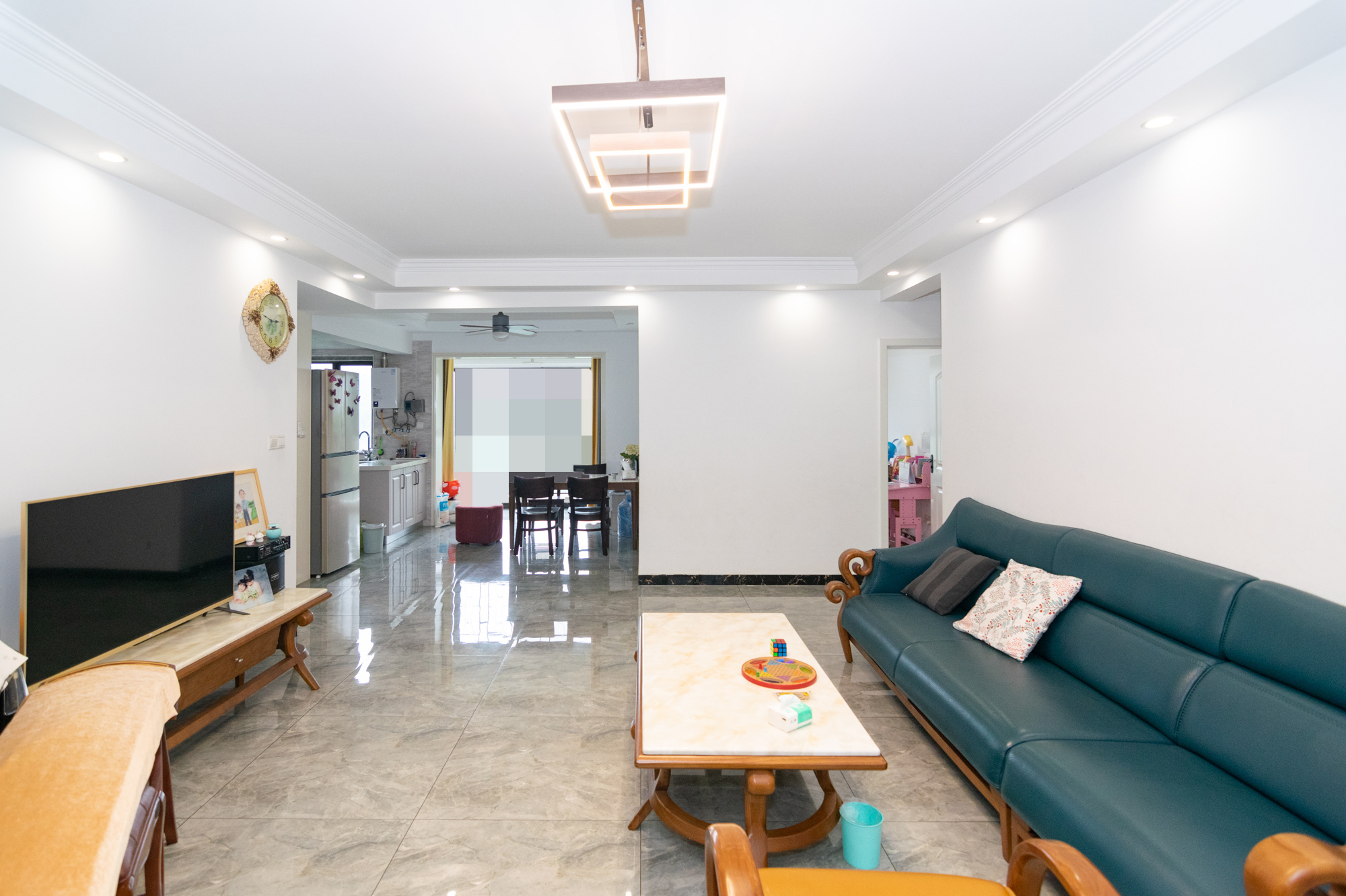 润和紫郡一期  5室2厅2卫    145.0万客厅