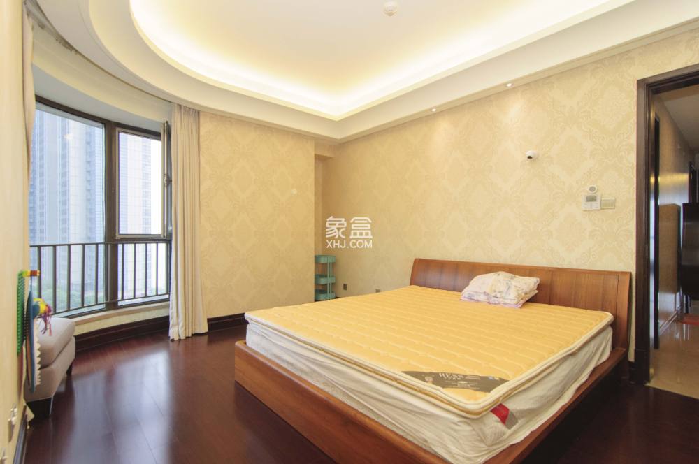 華遠華中心  4室2廳4衛(wèi)   630.00萬