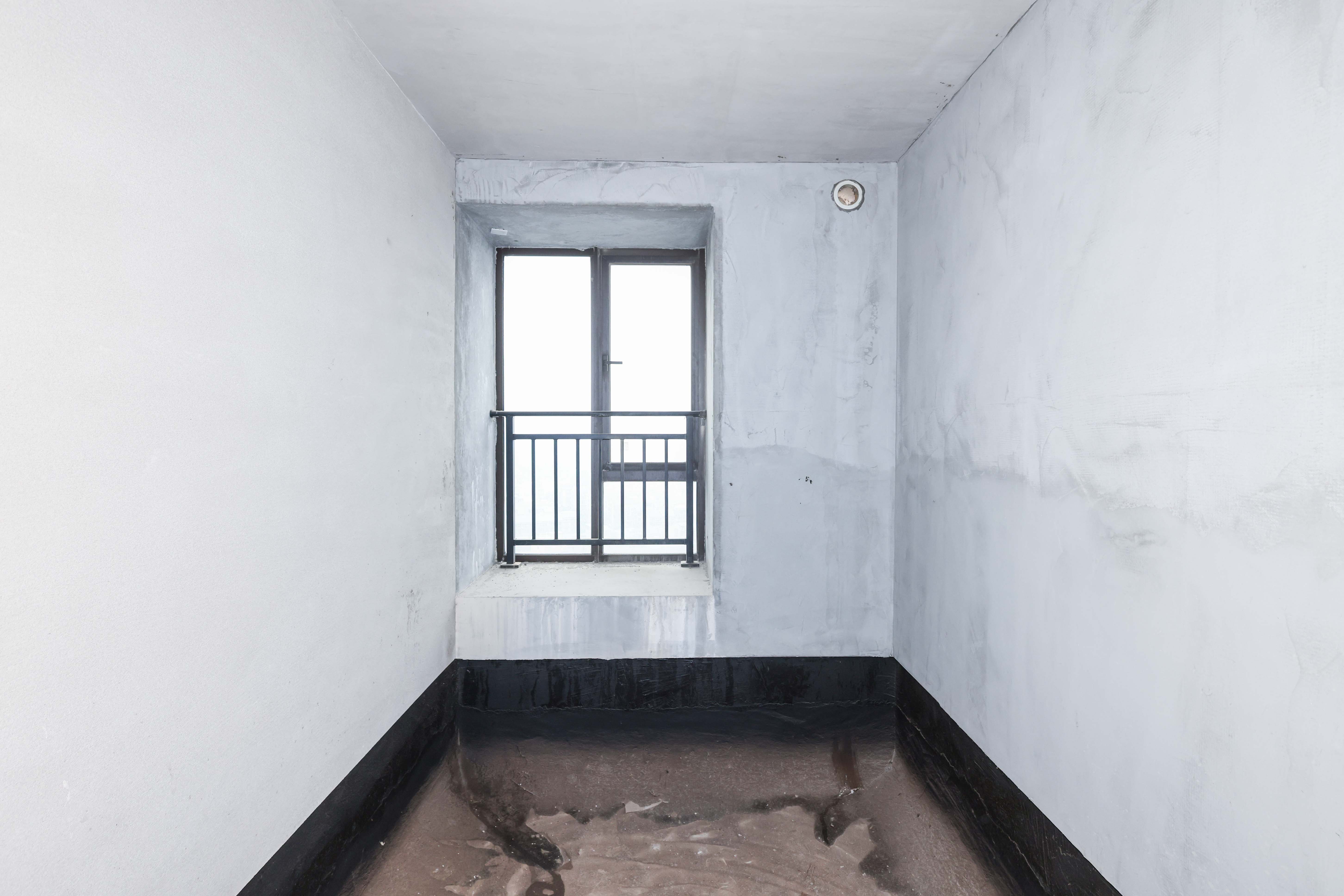 达美溪湖湾 4室2厅1厨2卫 480.00万客厅