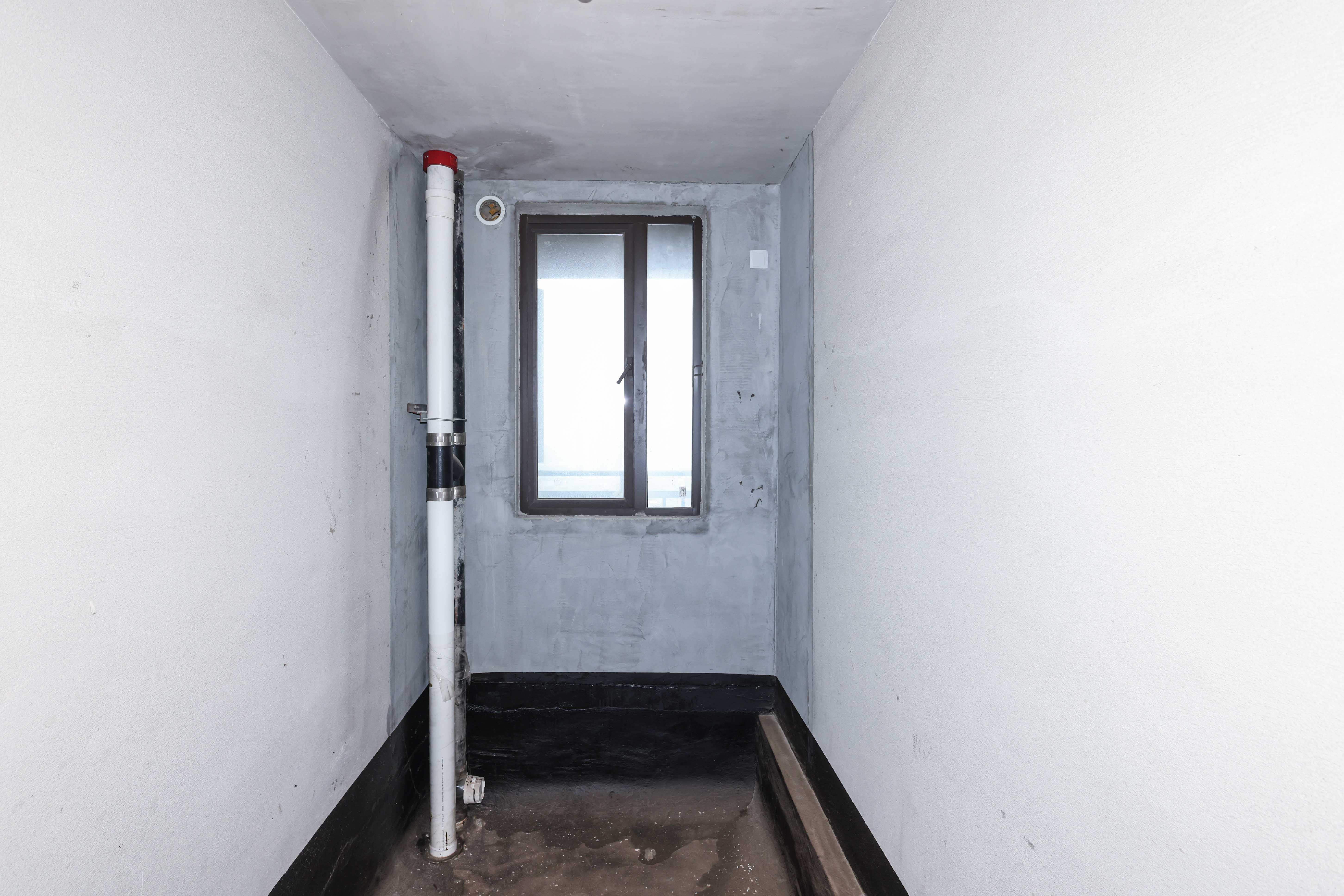 达美溪湖湾 4室2厅1厨2卫 480.00万客厅