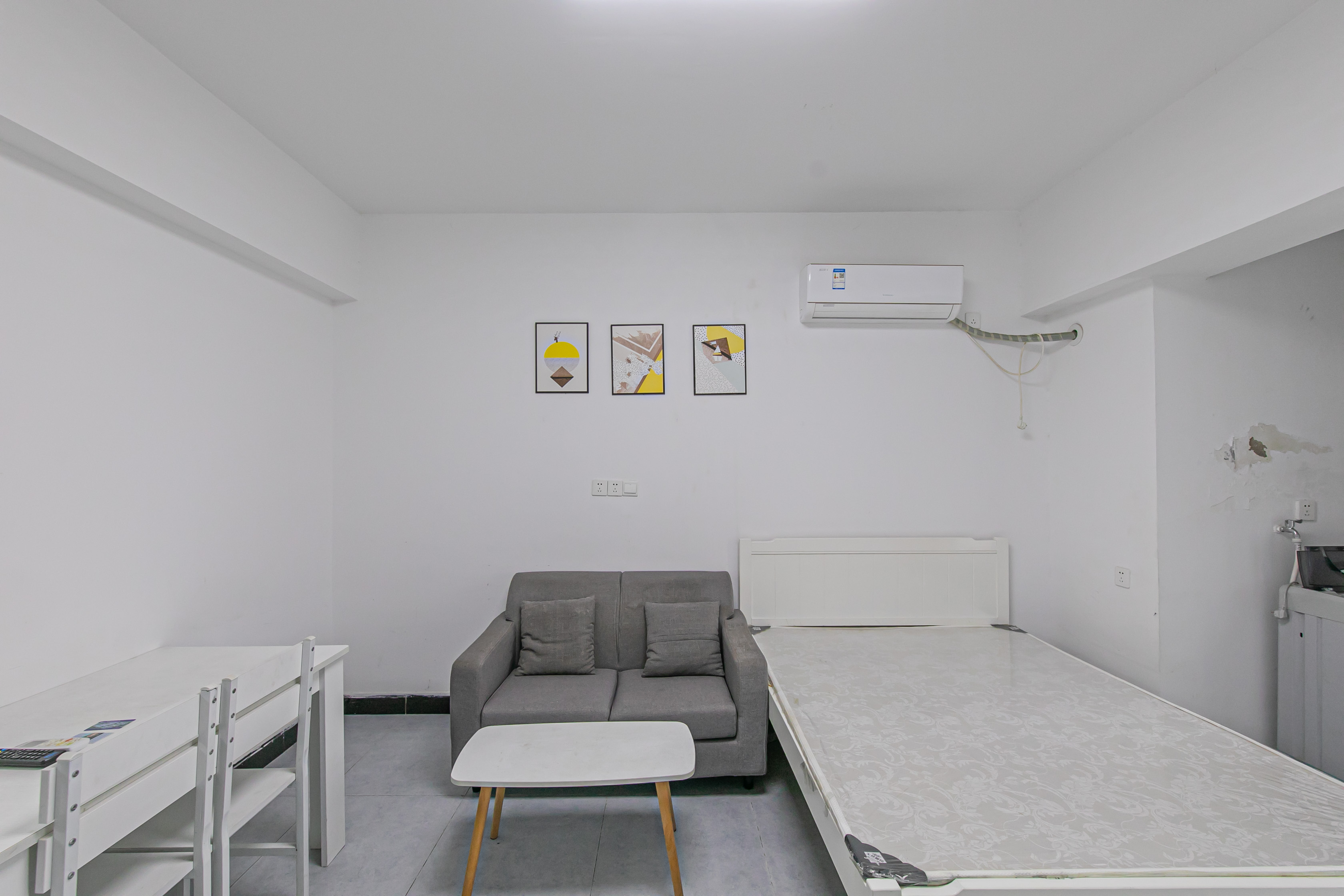 MOMA当代广场 1室1厅1卫 18.0万 MOMA当代广场 1室1厅1卫 18.0万其他