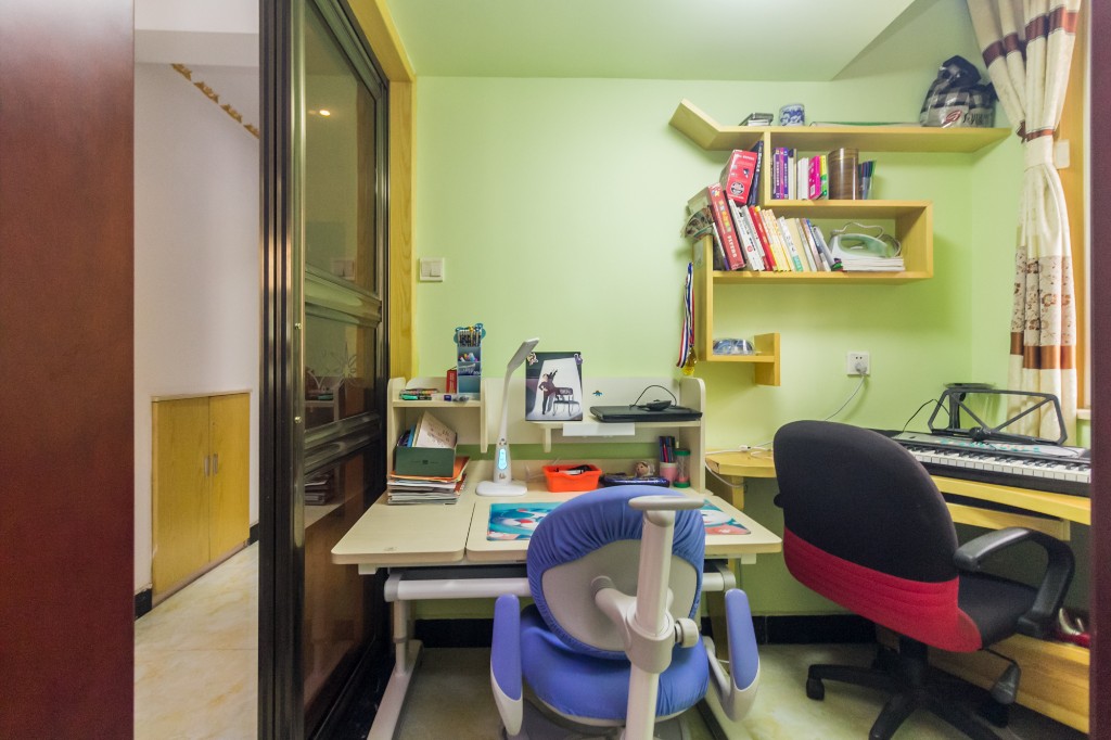 楚天世纪城东苑  2室2厅1卫    65.8万卧室