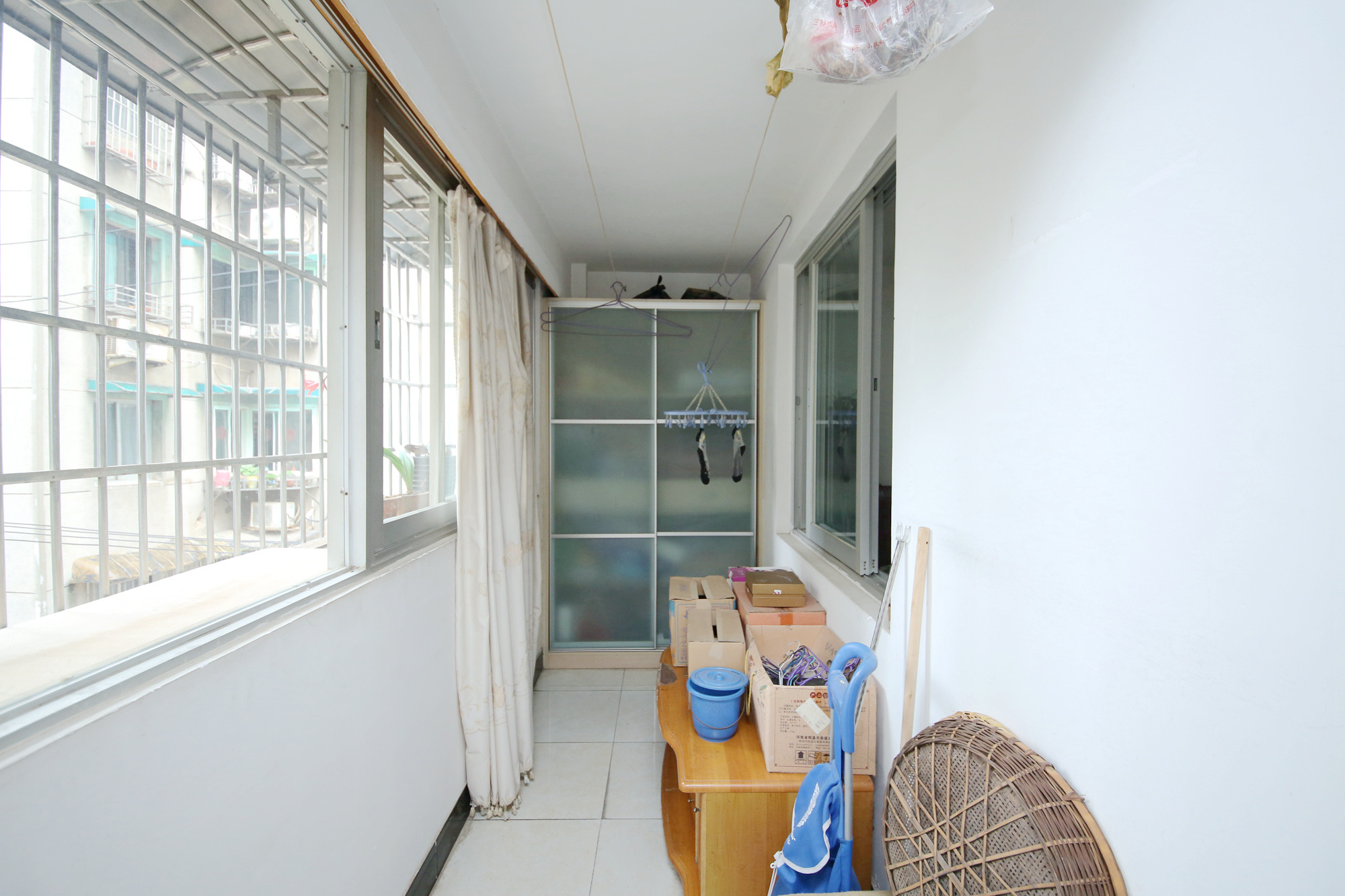建筑工程职工宿舍小区  2室2厅1卫    71.0万阳台