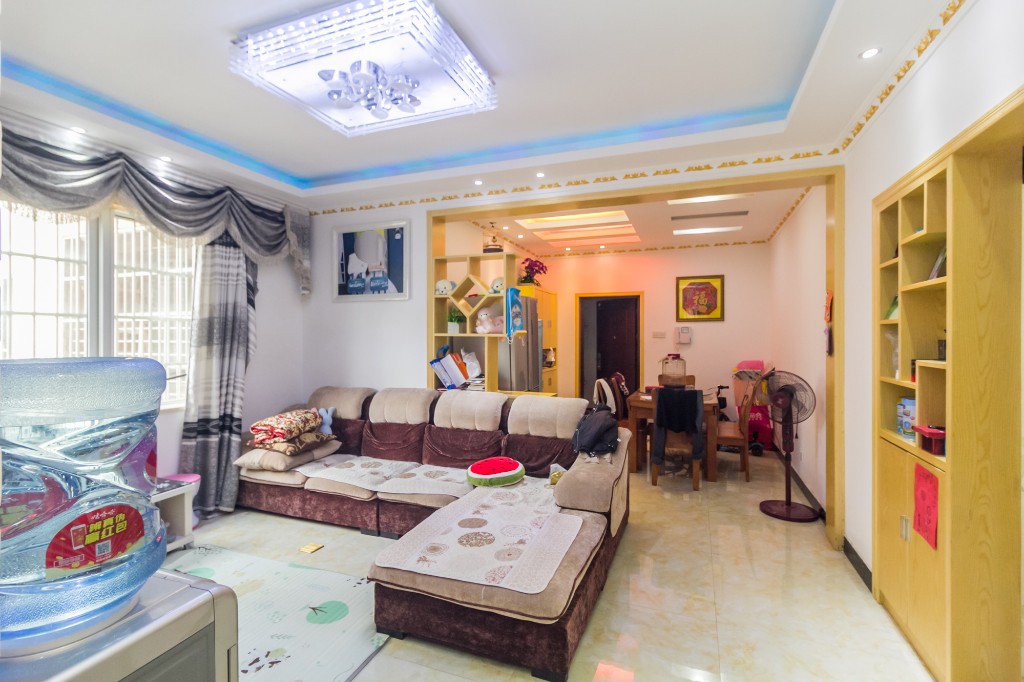 楚天世纪城东苑  2室2厅1卫    65.8万客厅