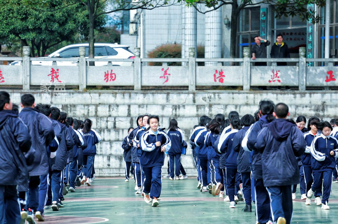 望城一中實景圖四,獎學金和助學金多重激勵助學金一覽表(部分)更多