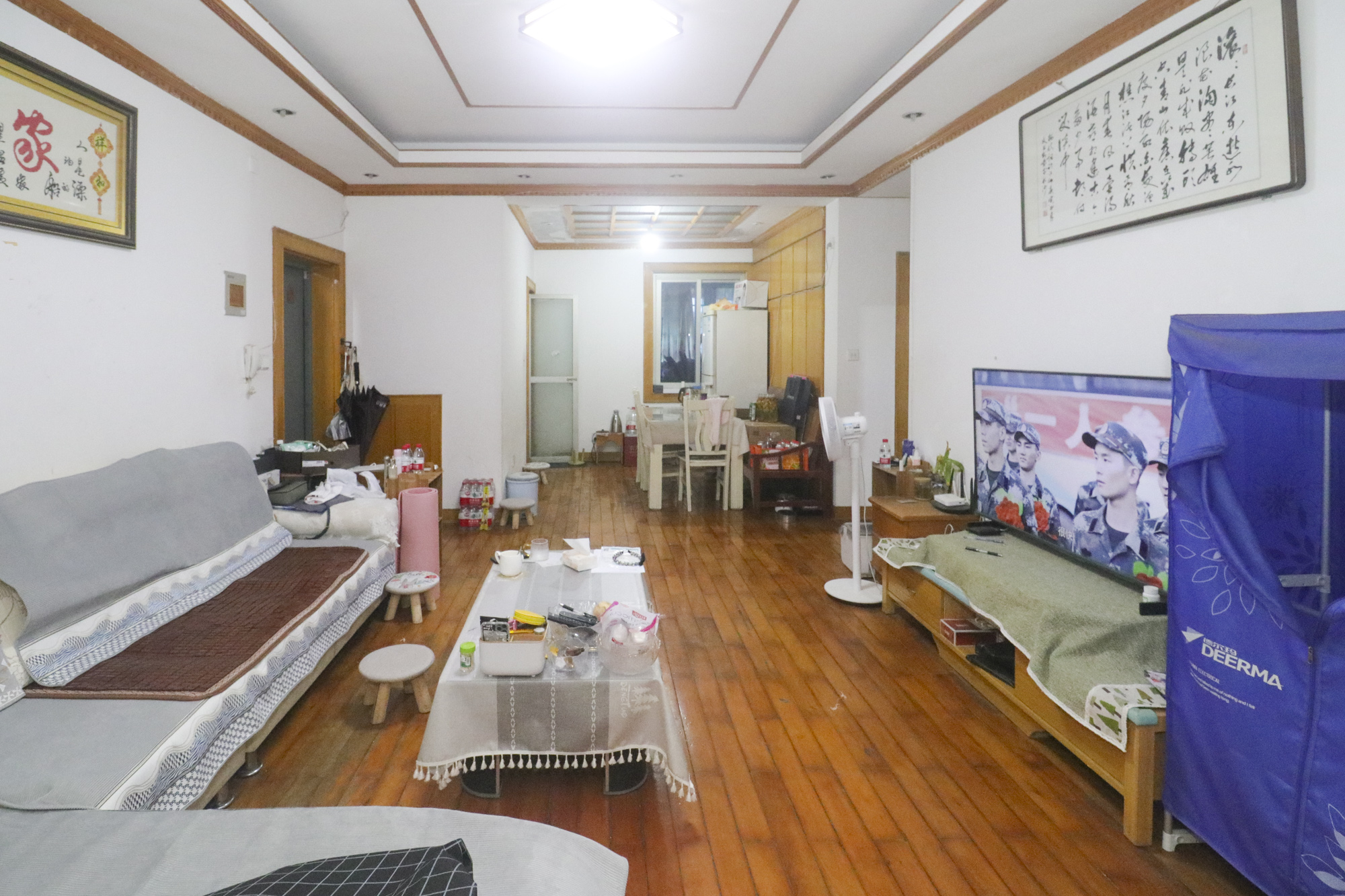 金星小区  3室2厅1卫   104.80万客厅
