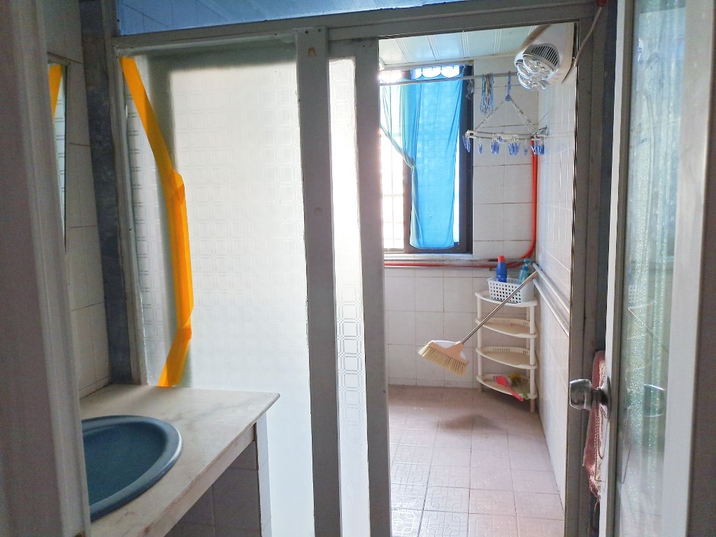 国税新村 3室2厅2卫 69.8万 国税新村 3室2厅2卫 69.8万客厅