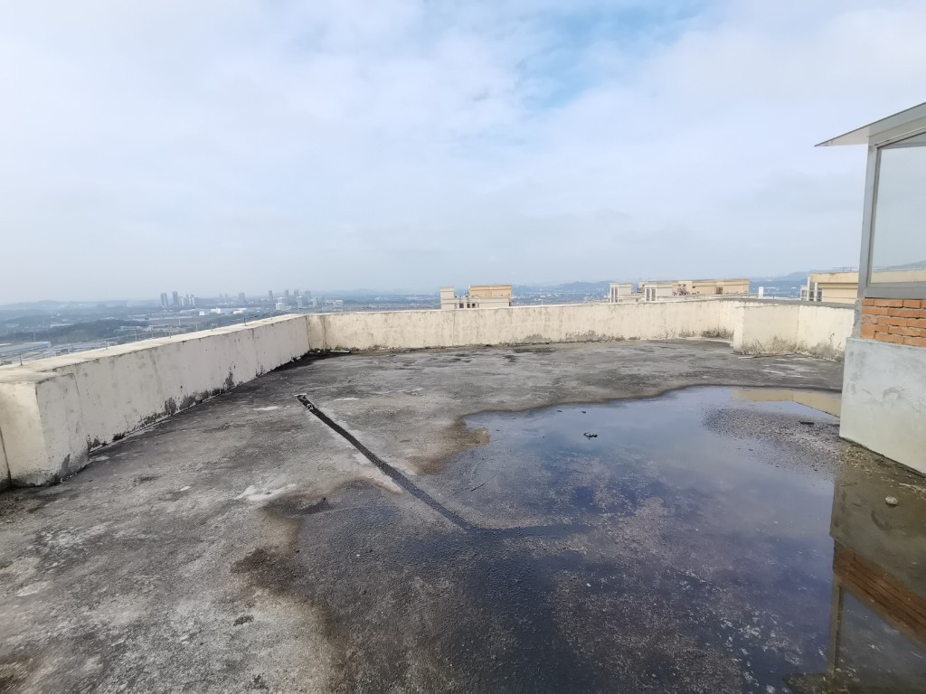 佳兆业金域天下二期 9室6厅4卫 248.0万 佳兆业金域天下二期 9室6厅4卫 248.0万客厅