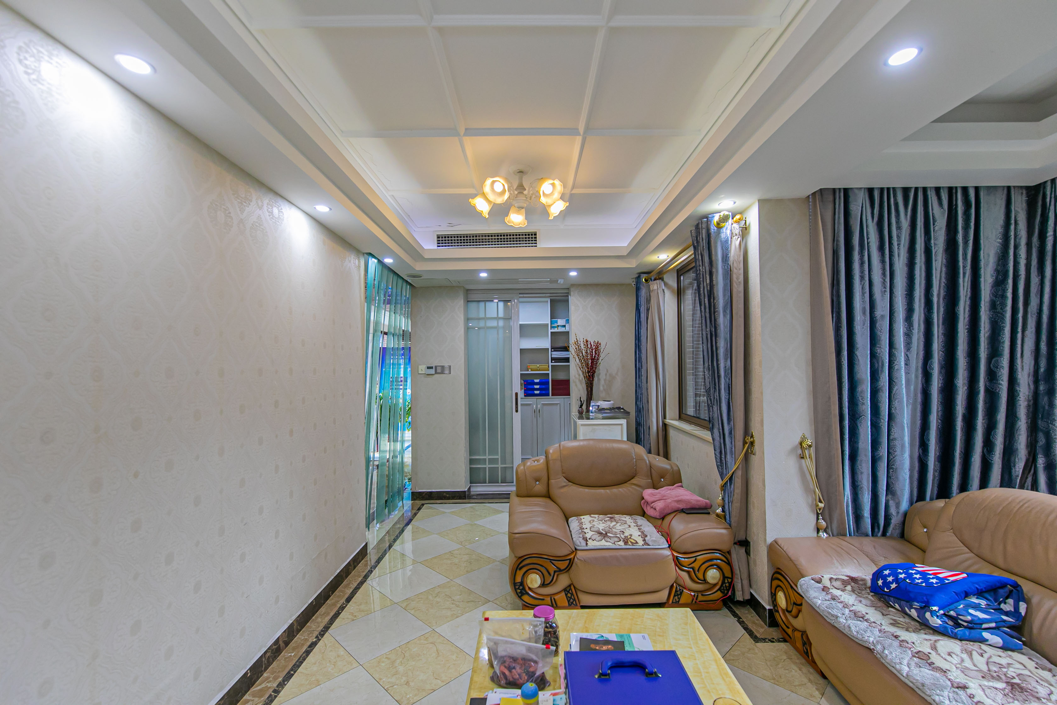 湖湾世景 3室2厅2卫 88.0万 湖湾世景 3室2厅2卫 88.0万客厅