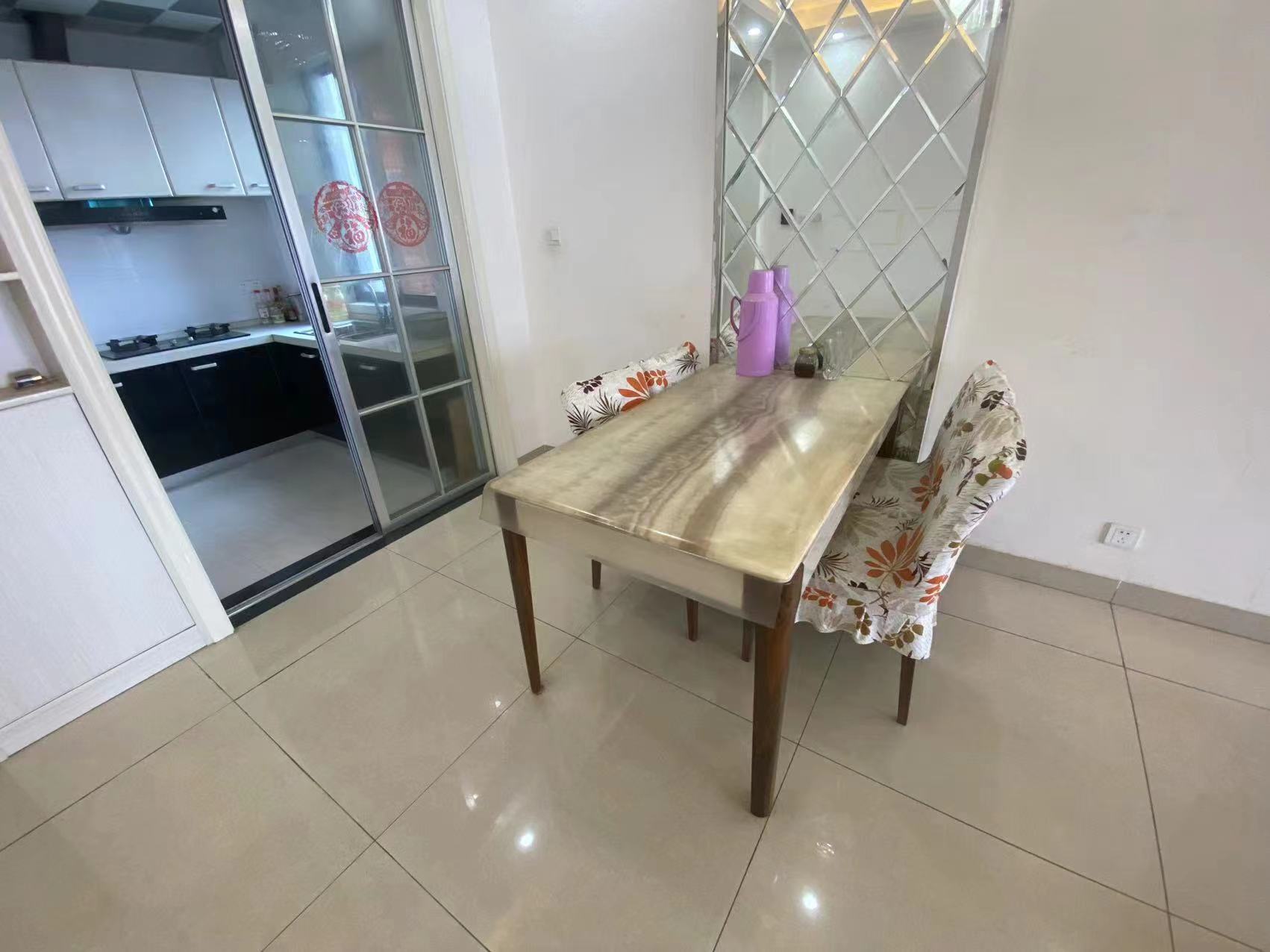 天顺锦楼 2室2厅1卫 59.8万 天顺锦楼 2室2厅1卫 59.8万客厅