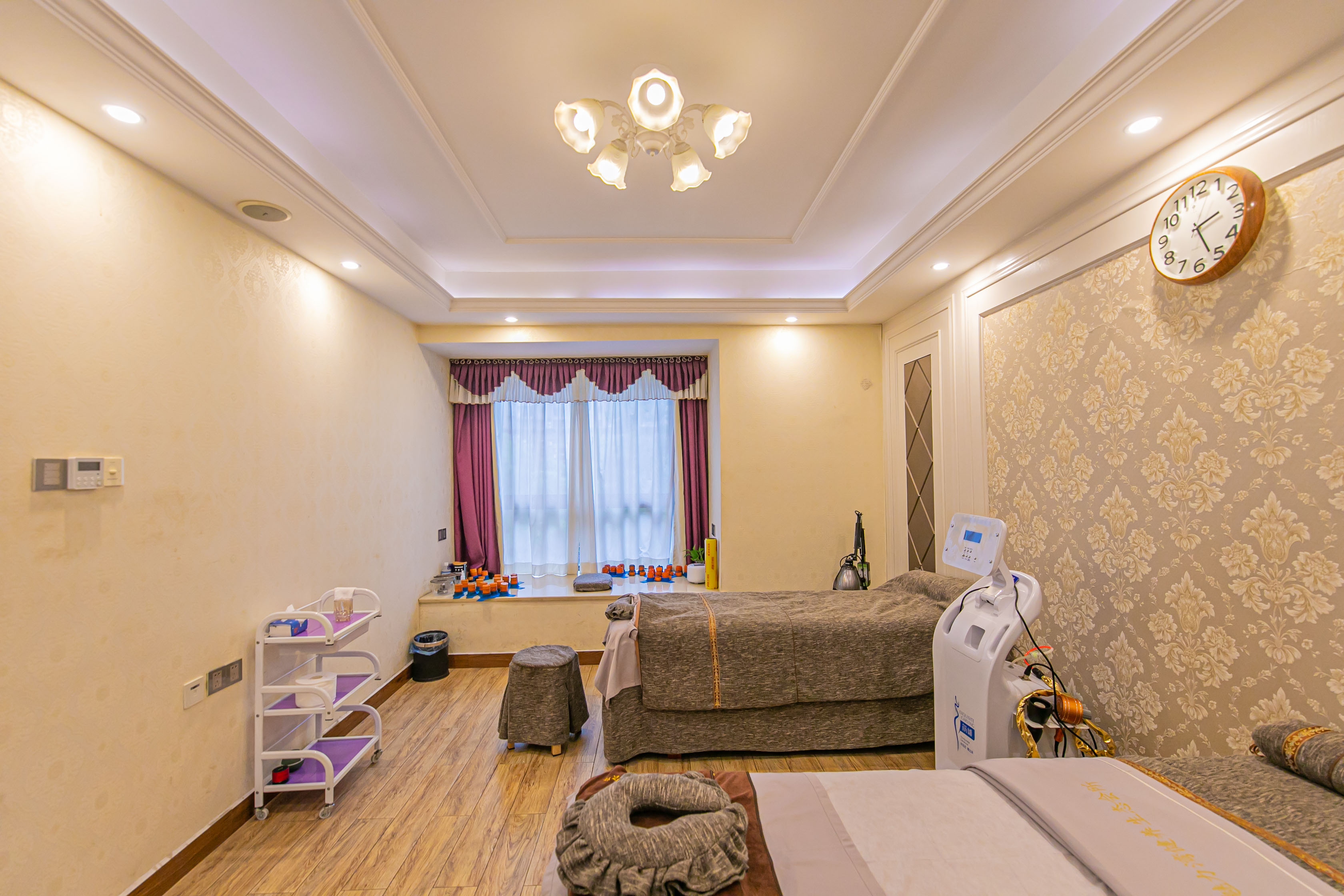 湖湾世景 3室2厅2卫 88.0万 湖湾世景 3室2厅2卫 88.0万卧室