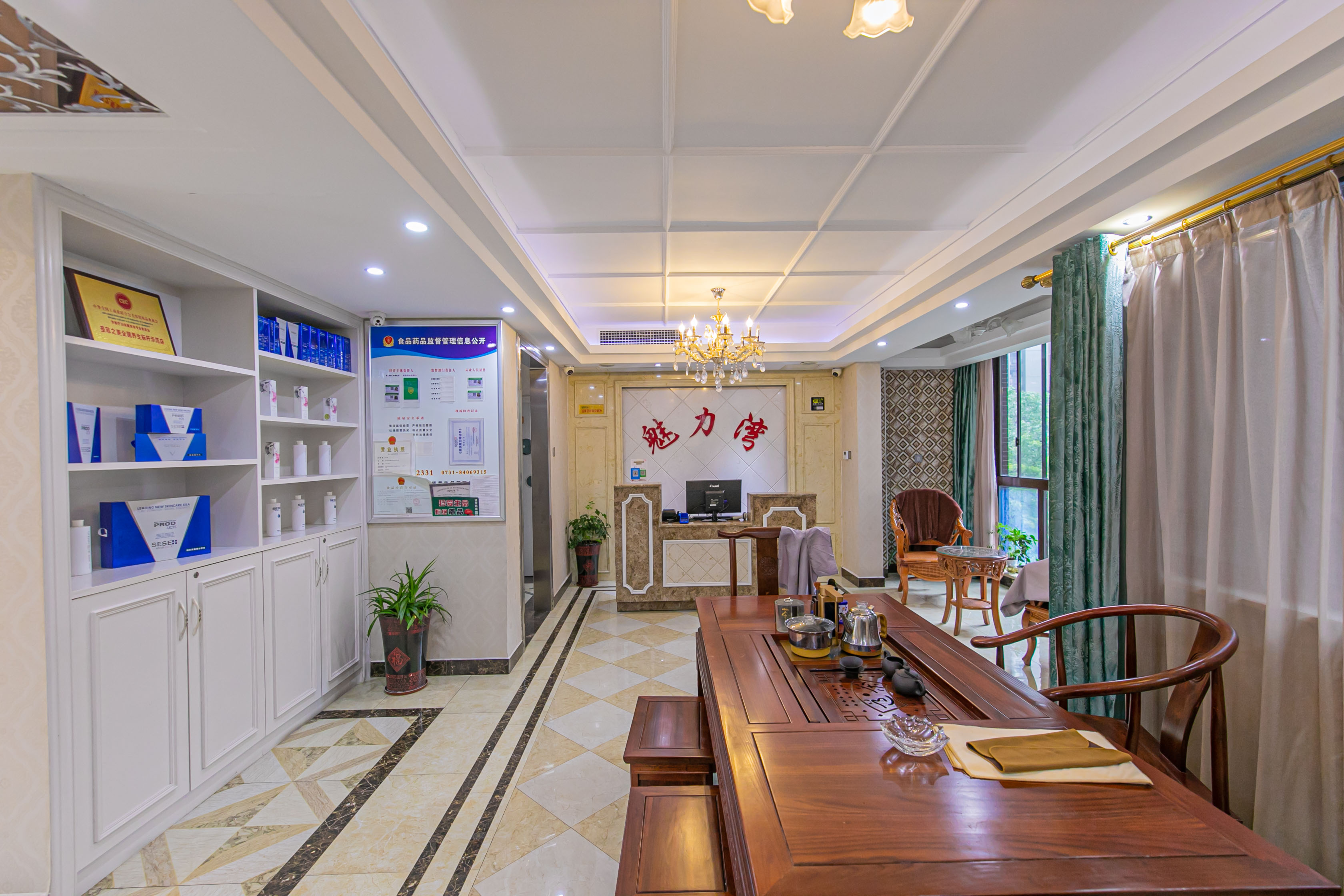 湖湾世景 3室2厅2卫 88.0万 湖湾世景 3室2厅2卫 88.0万客厅